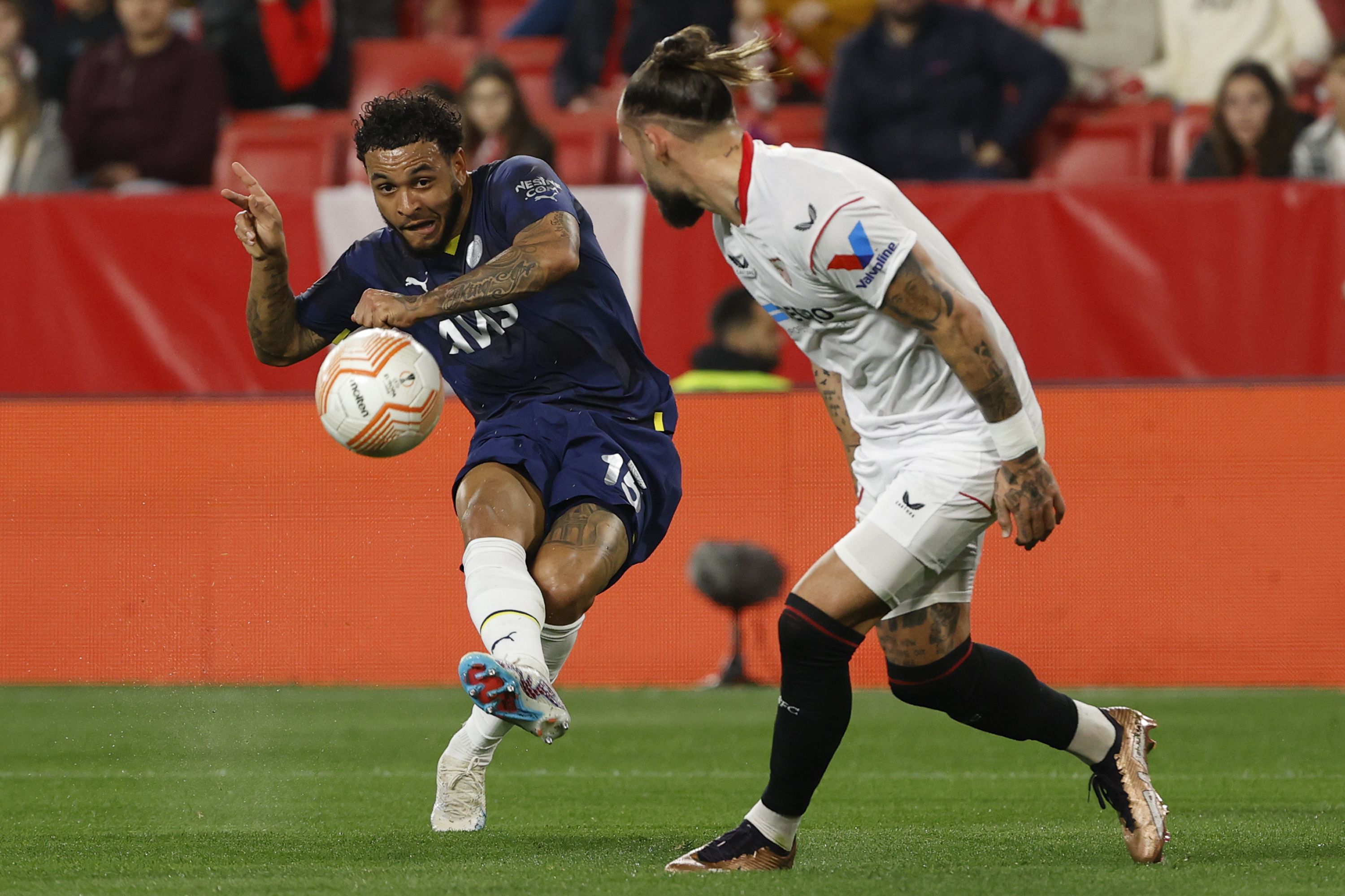 Avrupa Ligi'nde Fenerbahçe, Sevilla'ya 2-0 mağlup oldu