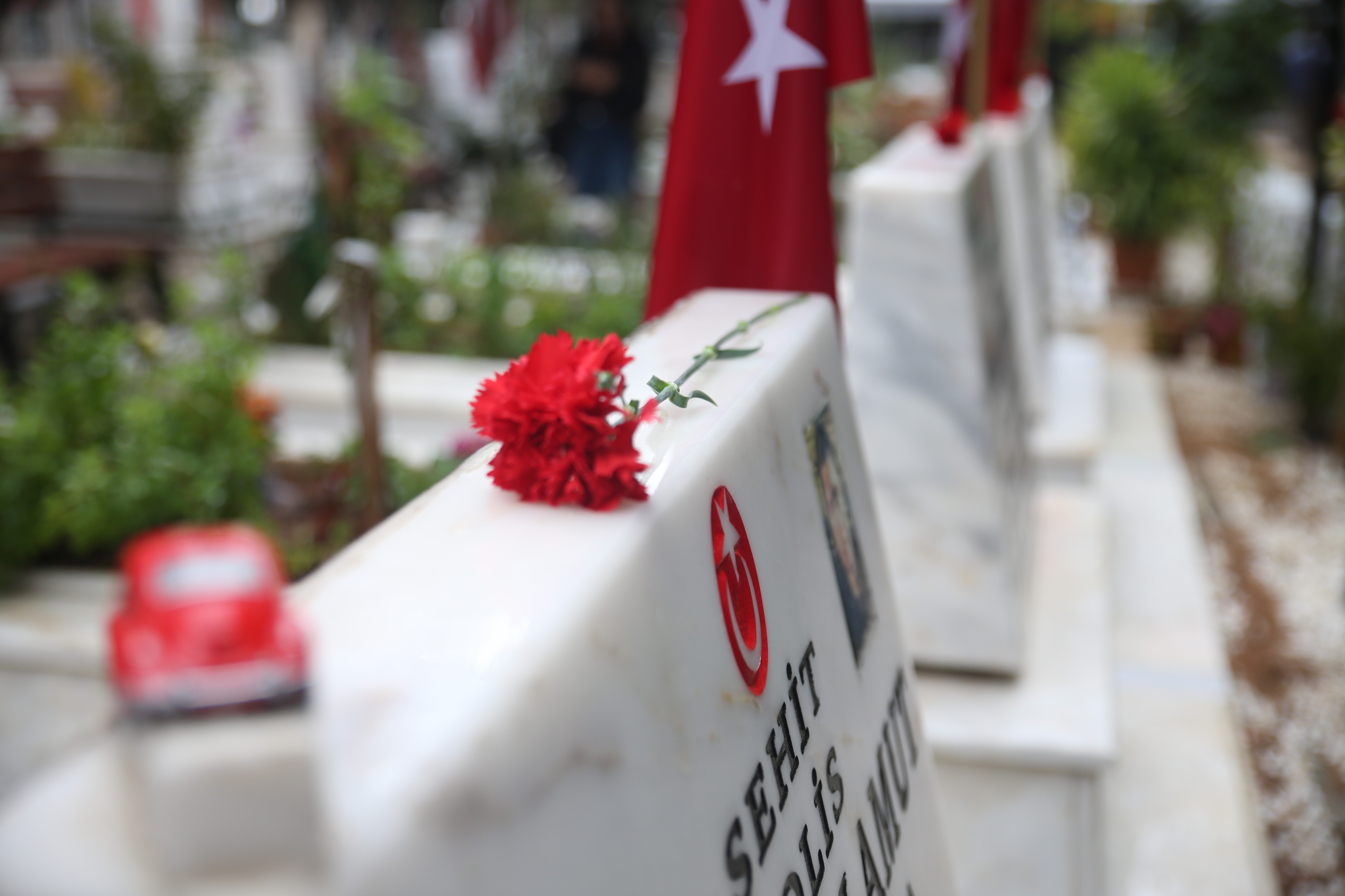 Şehit babasından duygulandıran sözler: '7 senedir gelecek diye bekliyorum'