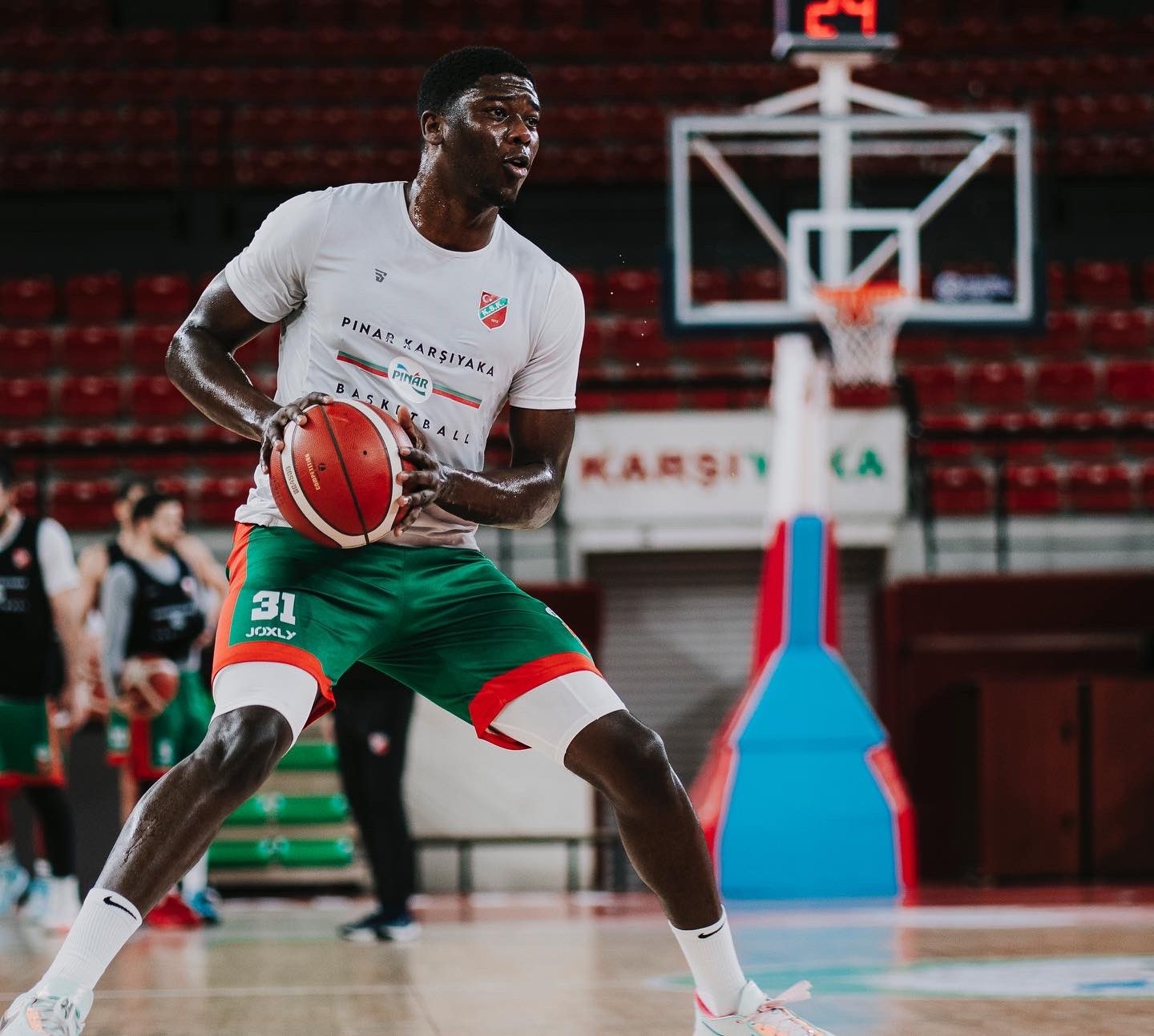 Ufuk Sarıca: 'Fenerbahçe galibiyetiyle yerimizi koruduk'