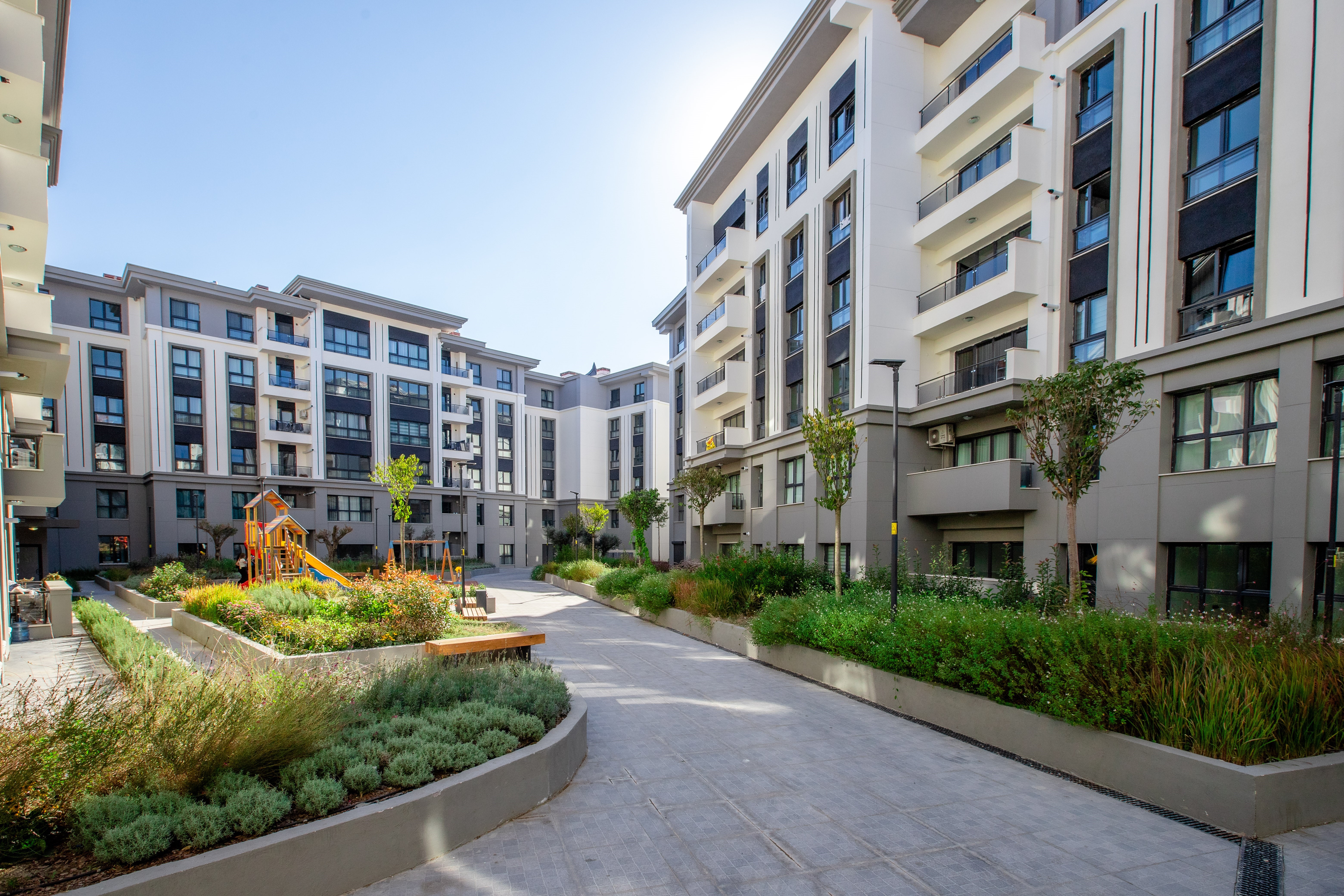 İzmir'de deprem sonrası inşa edilen 4 bin 602 adet konutun yapımı tamamlandı