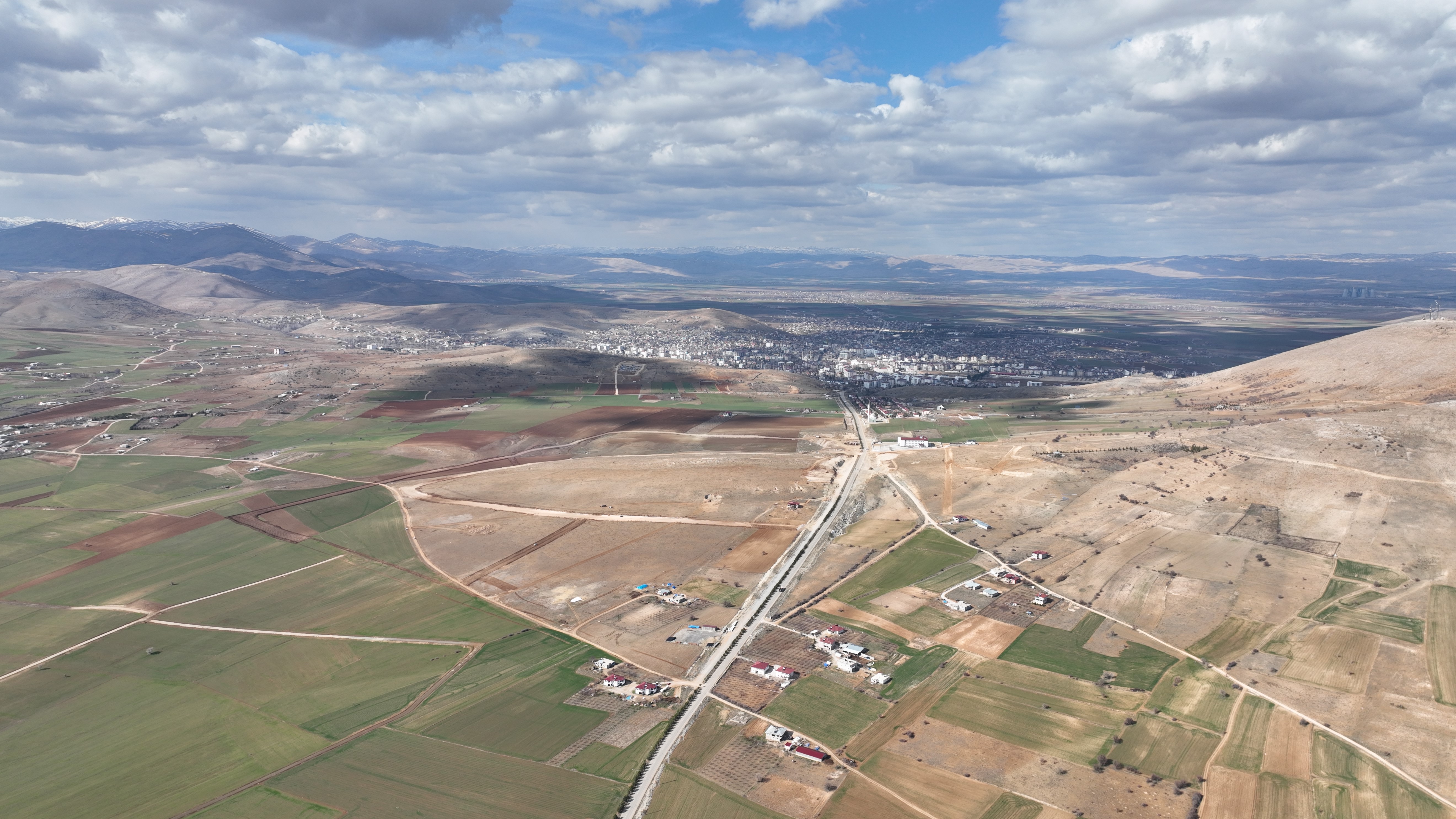 Afşin’de TOKİ temelleri hızla atılıyor, son durum dron ile görüntülendi