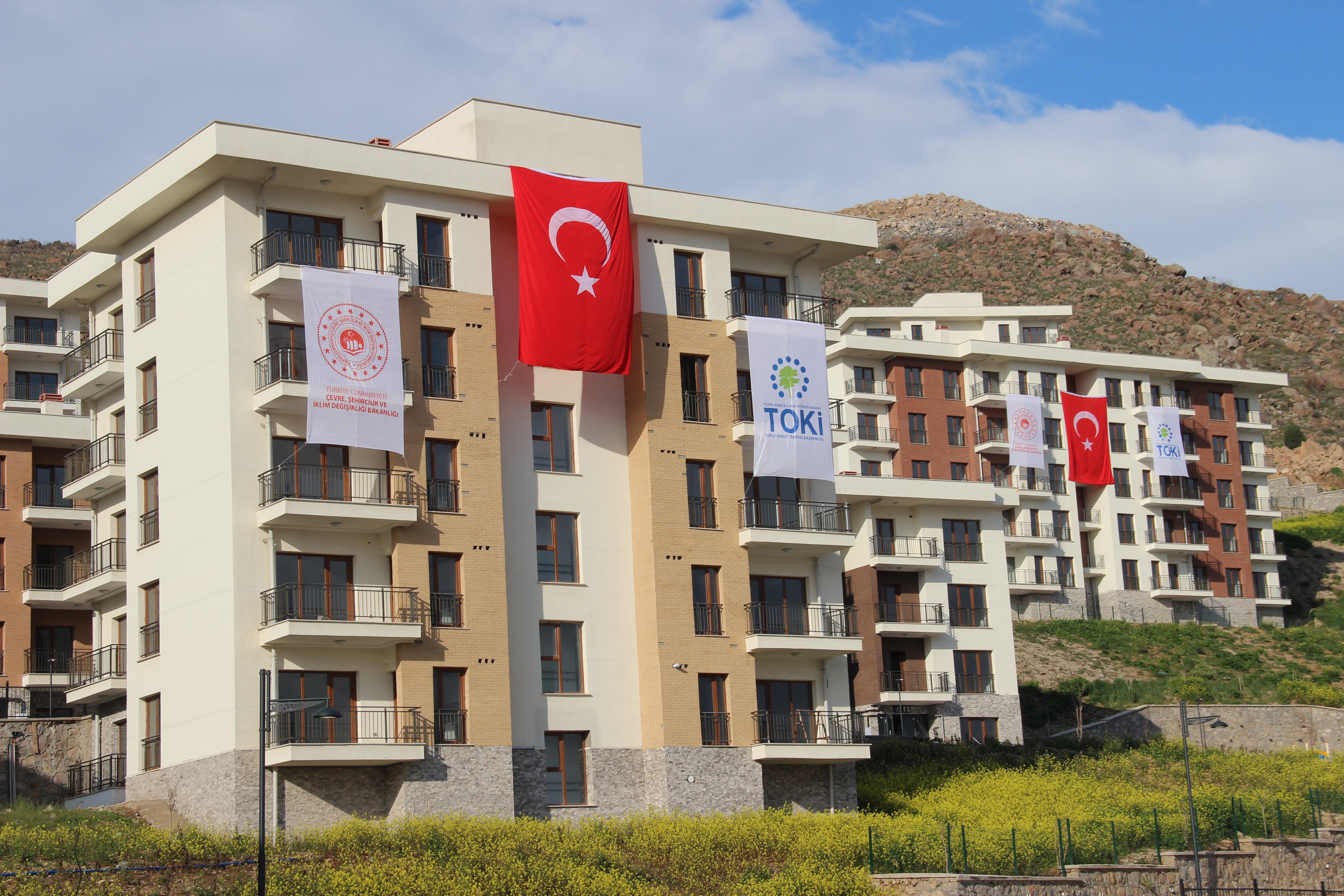 İzmir'de deprem sonrası inşa edilen 4 bin 602 adet konutun yapımı tamamlandı