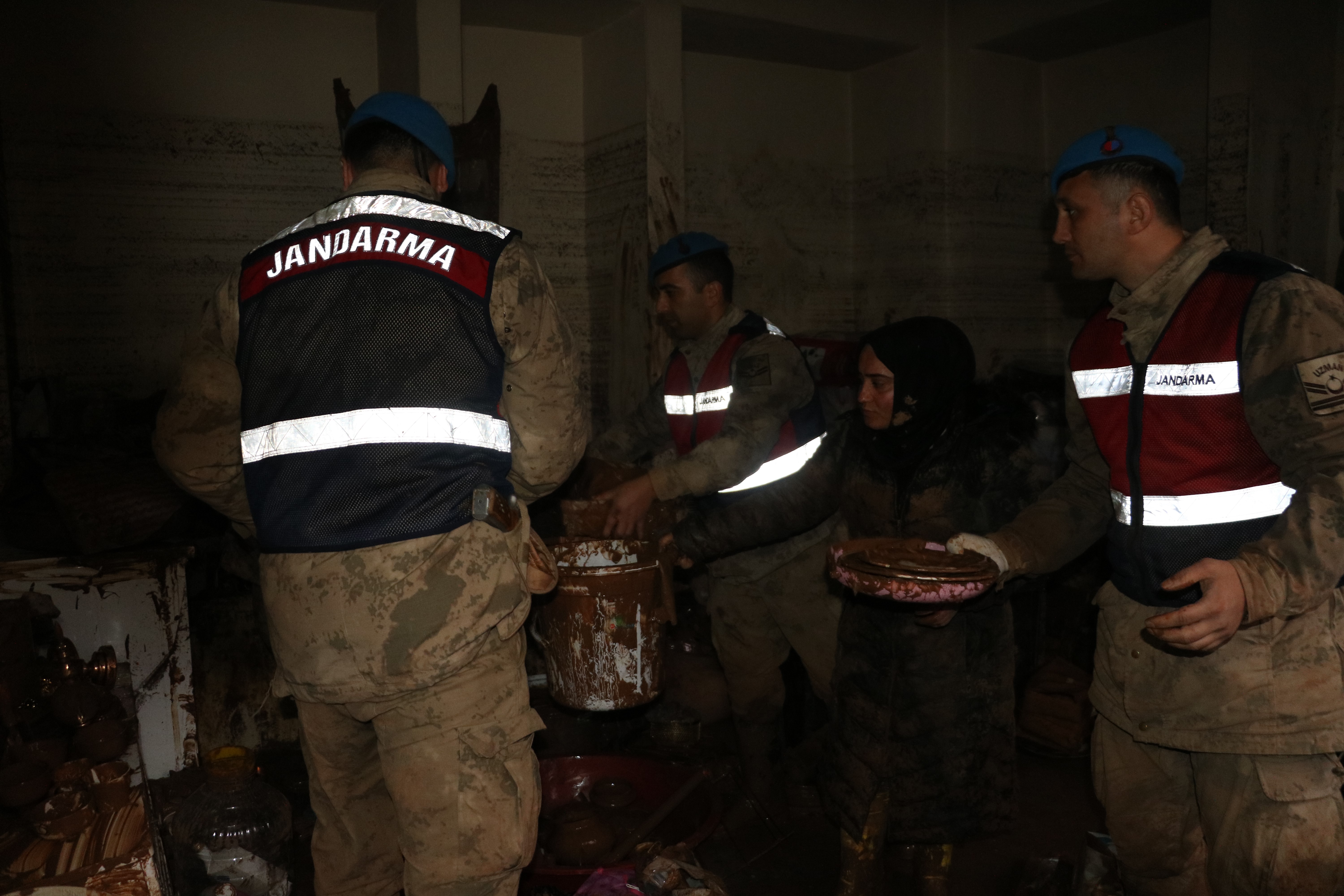 Genç kızın evlilik hayalleri sele kapıldı