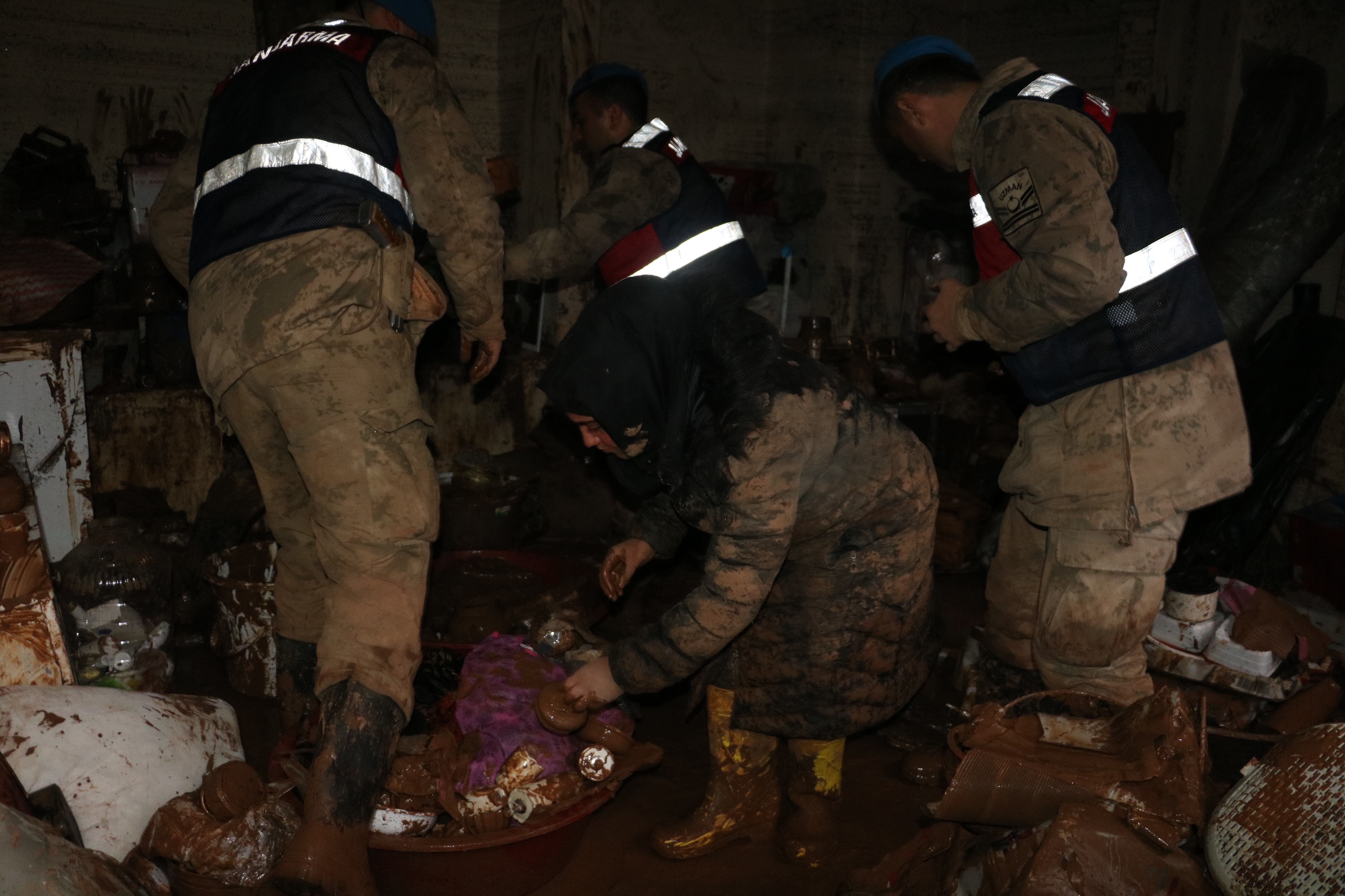 Genç kızın evlilik hayalleri sele kapıldı