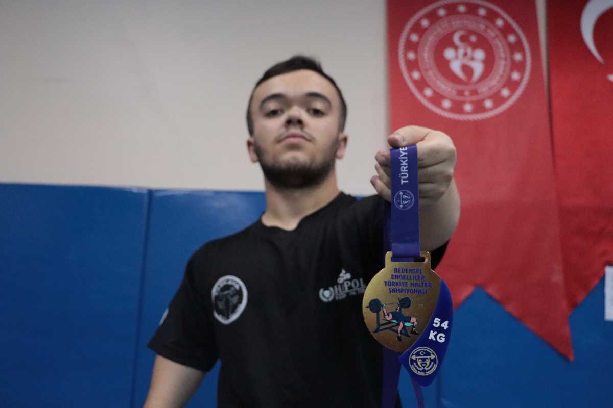 Lokantada yemek yerken keşfedildi, Türkiye şampiyonu oldu