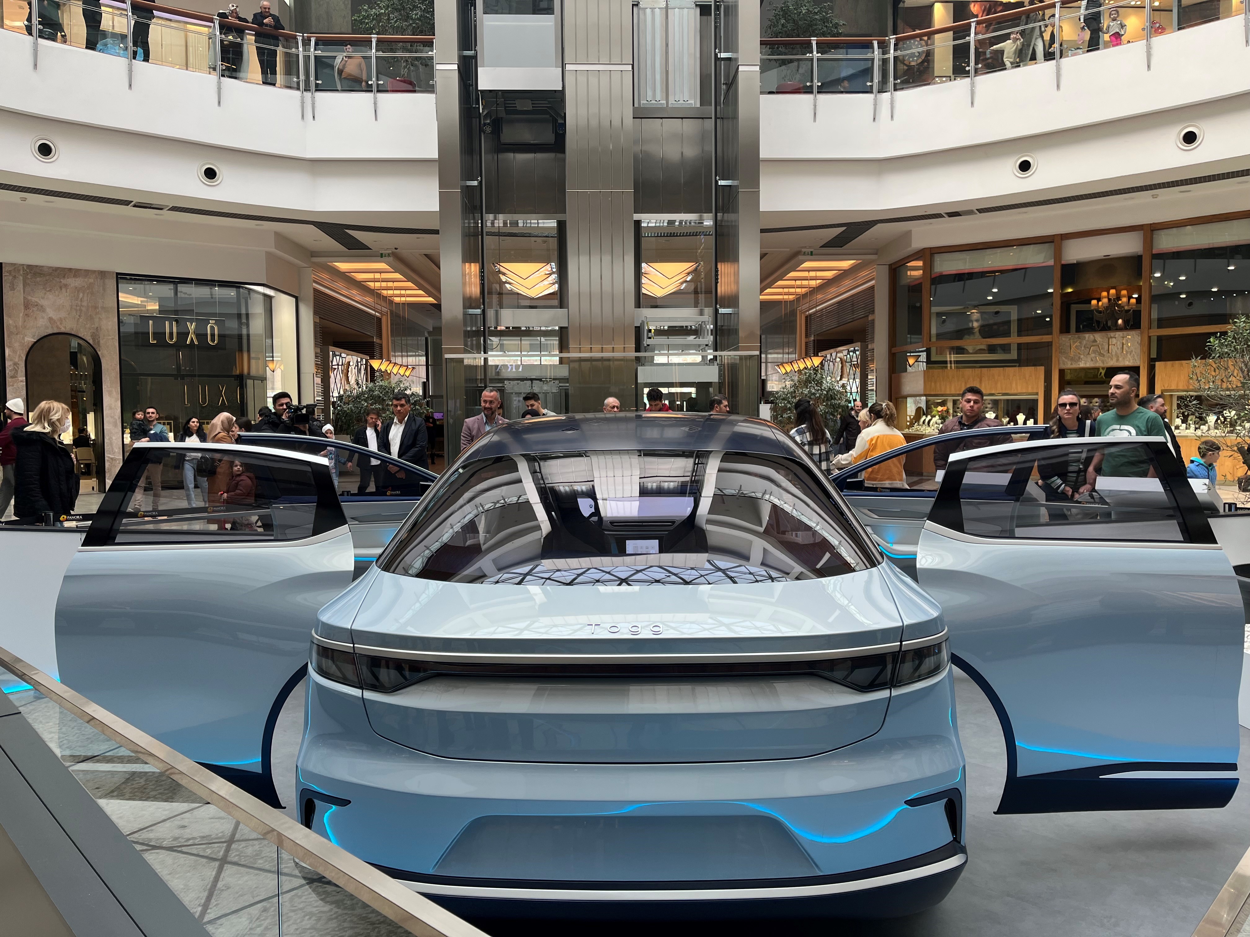 Türkiye'nin yerli otomobili TOGG'a Ankara’da yoğun ilgi