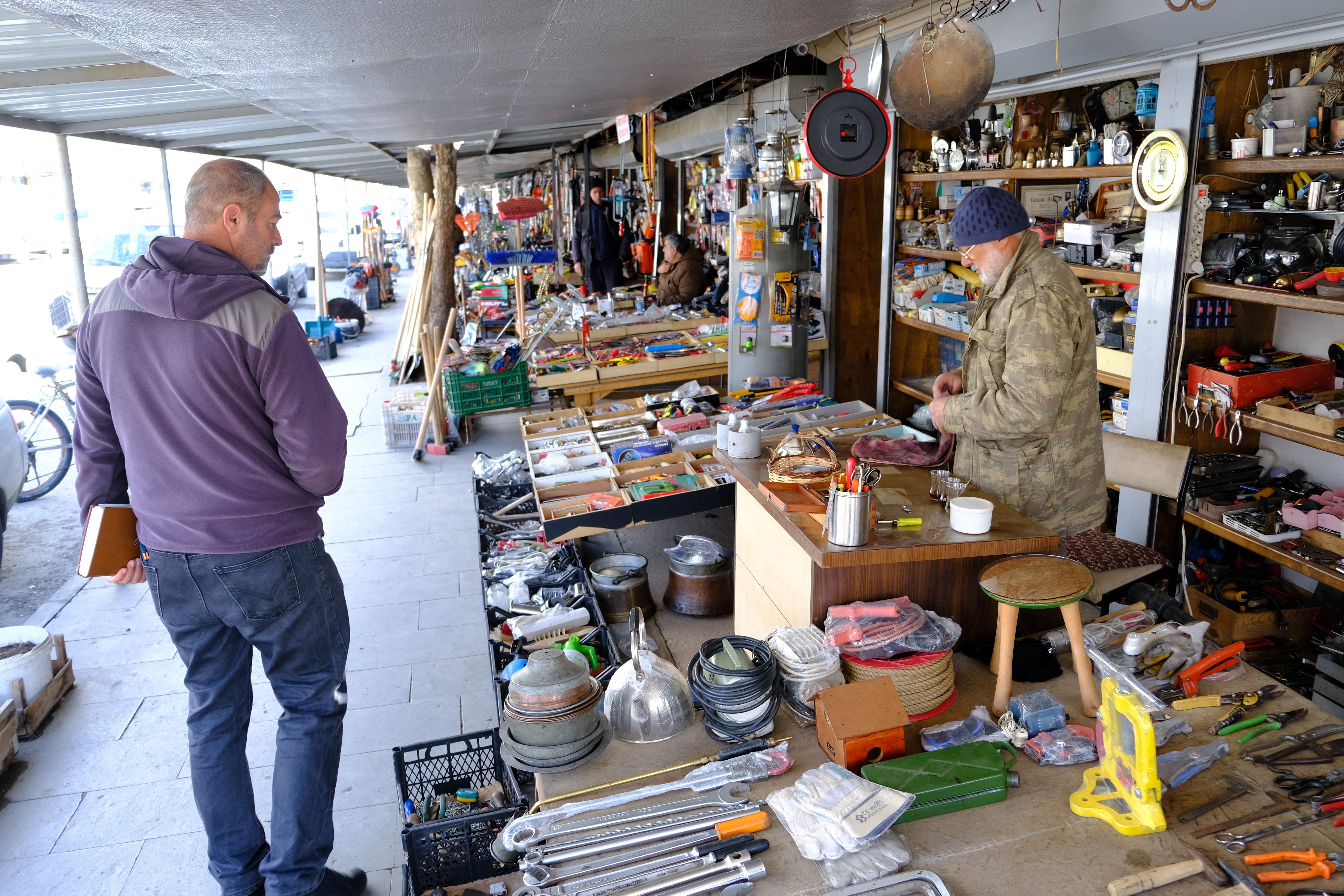 X kuşağının popüler ürünleri demode olunca, şark köşelerine süs oluyor