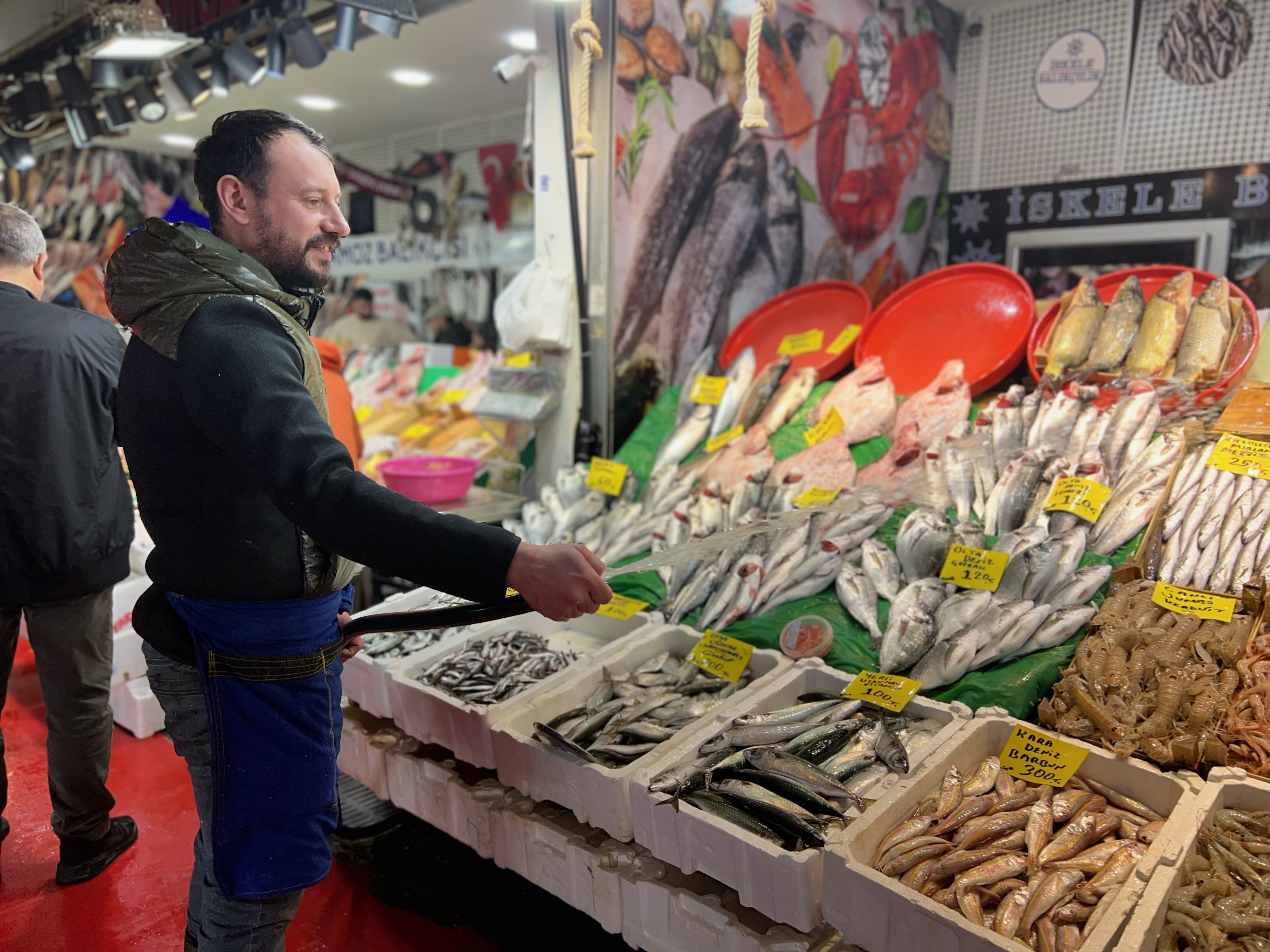 Balıkçılardan uyarı: 'Balık yemek isteyen vatandaşlar son bir ayı iyi değerlendirsinler'