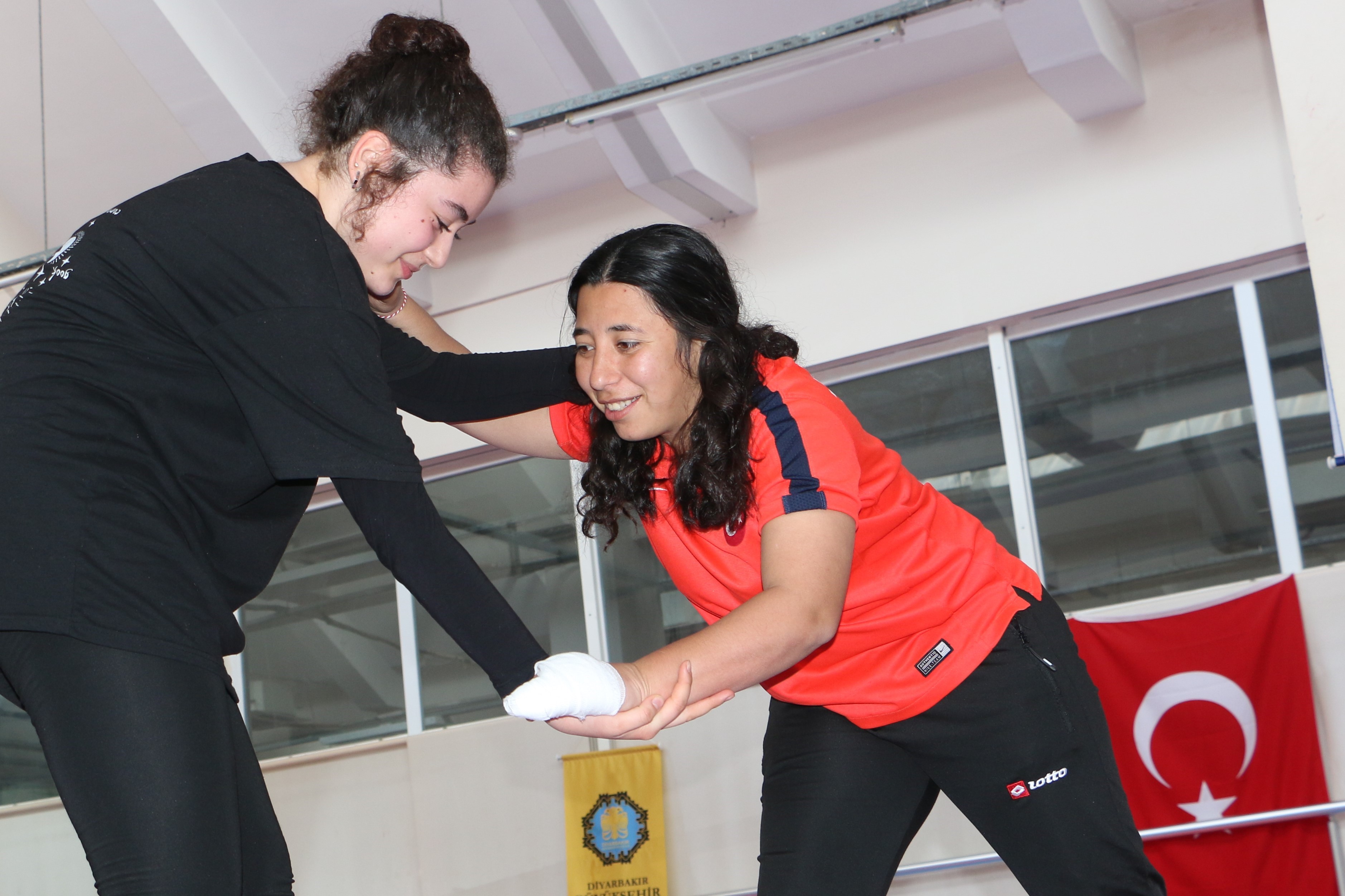 Milli güreşçi Cansu Yılmaz, enkaz altındaki 17 saatini anlattı