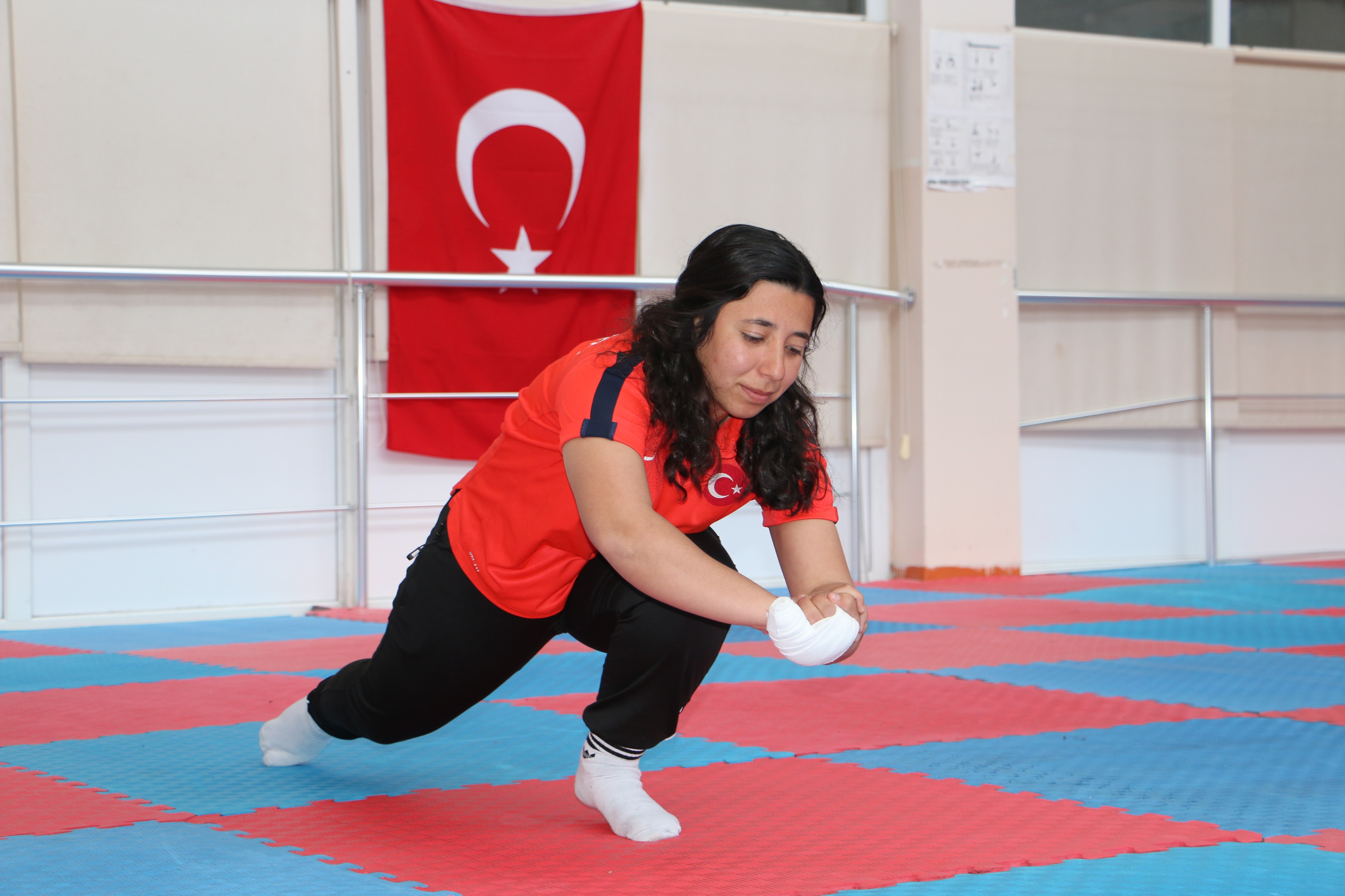 Milli güreşçi Cansu Yılmaz, enkaz altındaki 17 saatini anlattı