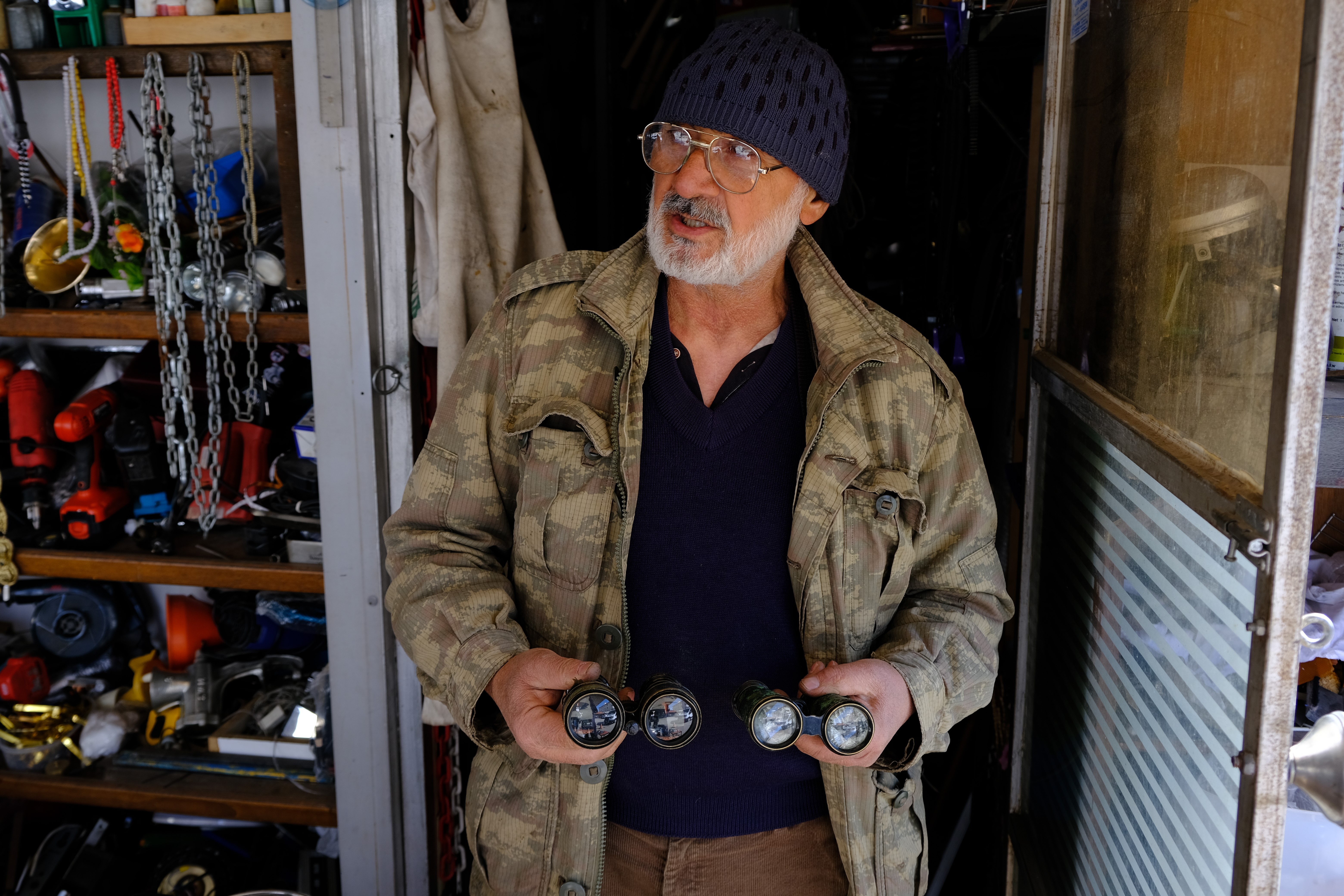 X kuşağının popüler ürünleri demode olunca, şark köşelerine süs oluyor