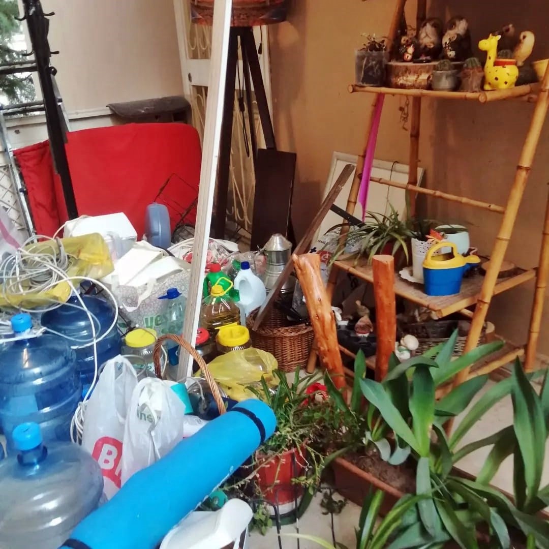 E-Devlet’ten gelen ihtarı kontrol etmedi, ailesi ve eşyalarıyla birlikte evden çıkartıldı