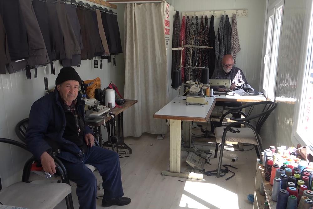 Depremin merkezi Pazarcık'ta ticari hayat konteyner çarşıda başladı