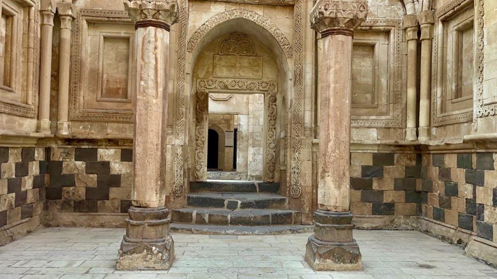 Yapımı 99 yıl süren tarihi saray: 'İshak Paşa Sarayı'