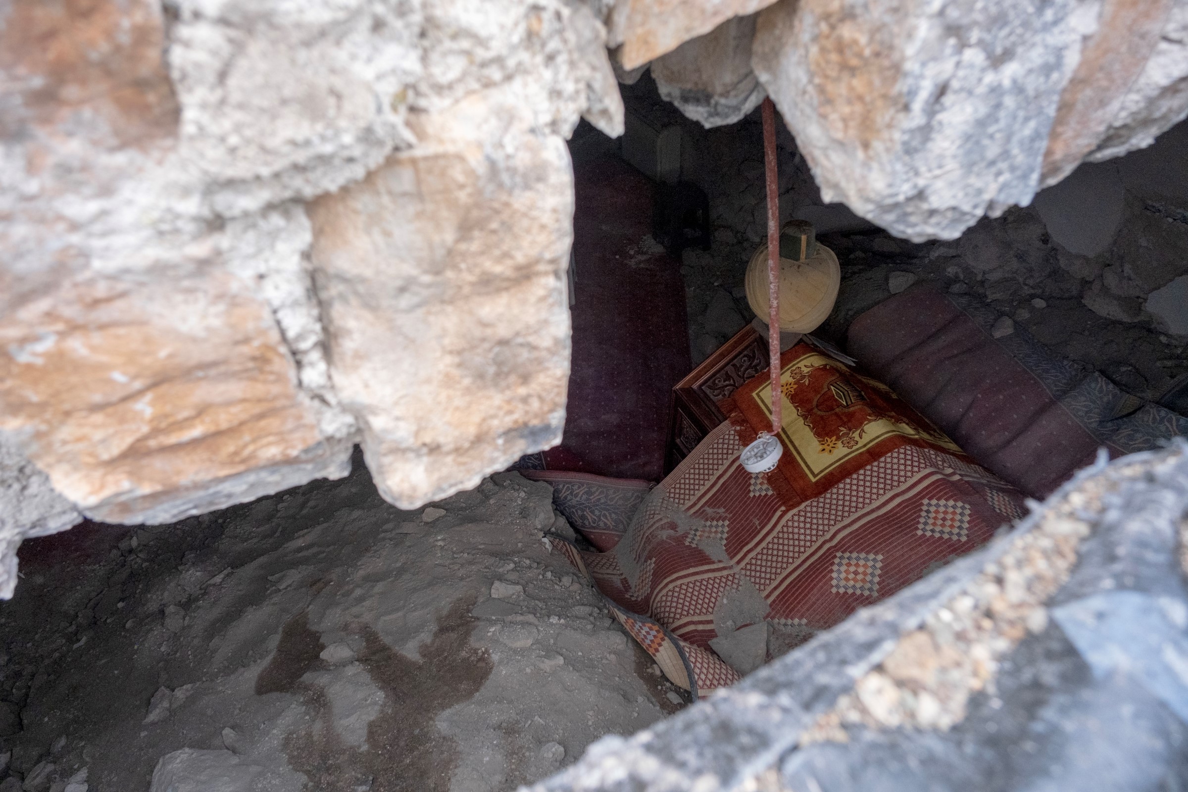 Hatay’ı vuran depremde Bayezid-i Bistami Türbesi de büyük zarar gördü