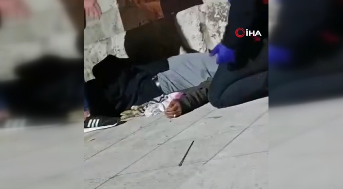 İsrail polisi Mescid-i Aksa'da ibadet eden Müslümanlara saldırdı