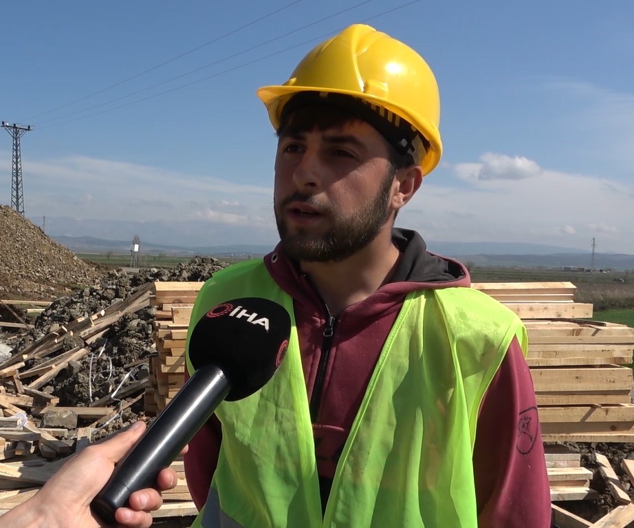 Temeller atıldı, köy evleri inşa ediliyor