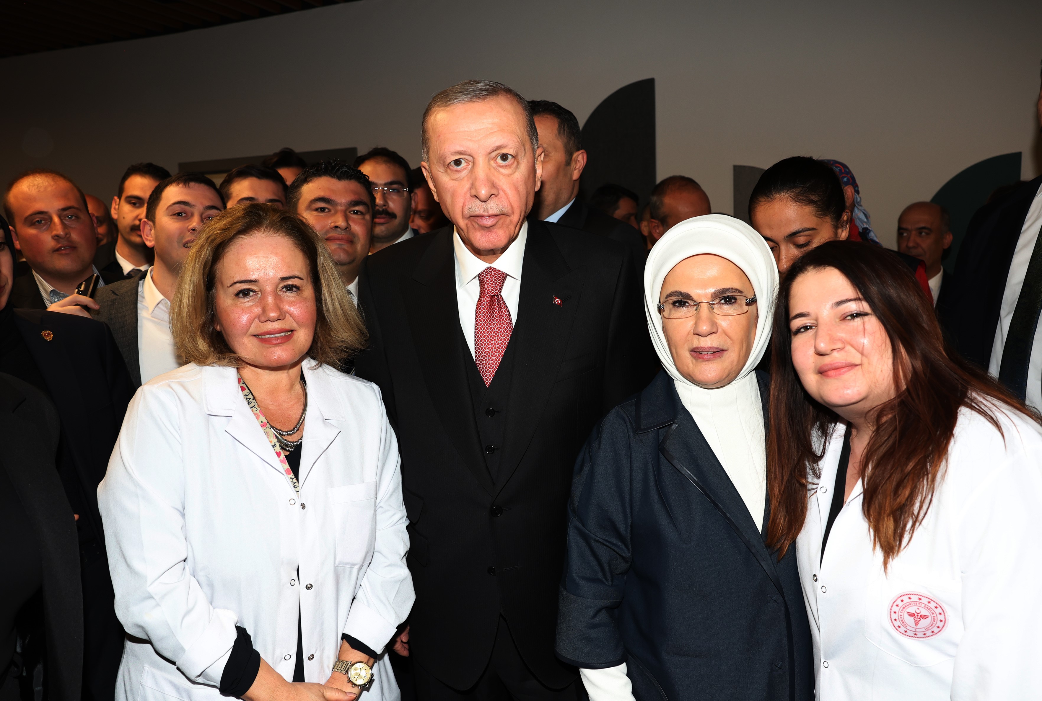 Cumhurbaşkanı Erdoğan: '42 bin 500 sağlık personeli alıyoruz'