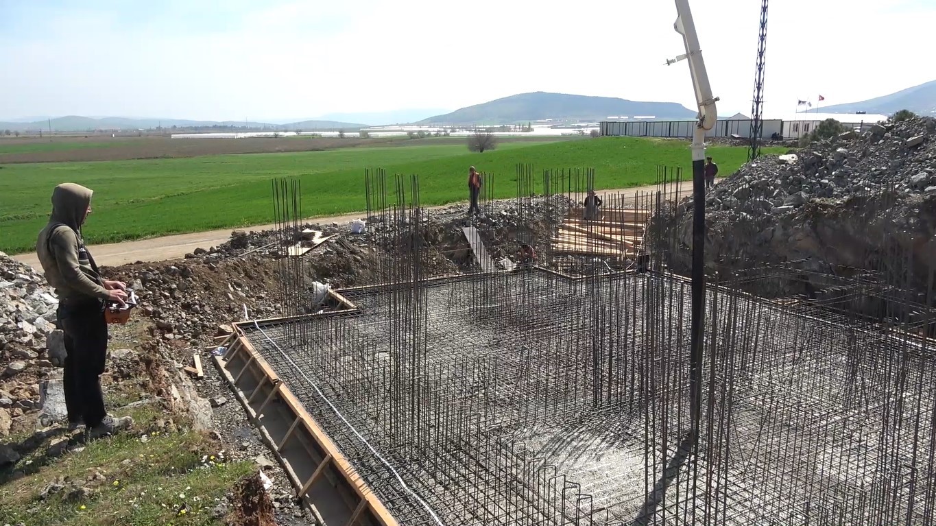 Temeller atıldı, köy evleri inşa ediliyor