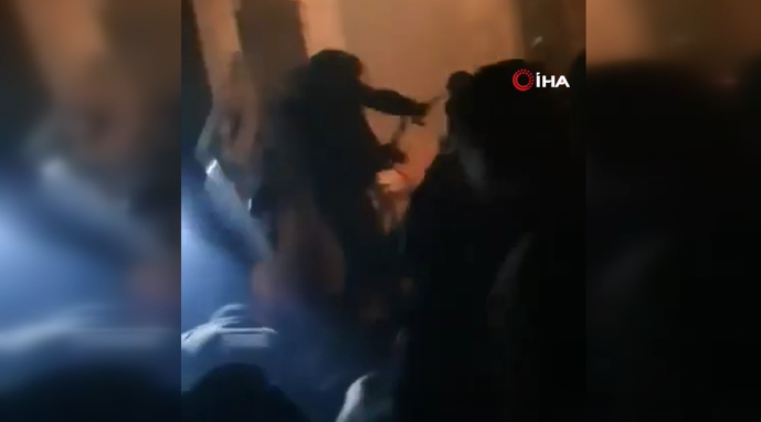 İsrail polisi Mescid-i Aksa'da ibadet eden Müslümanlara saldırdı