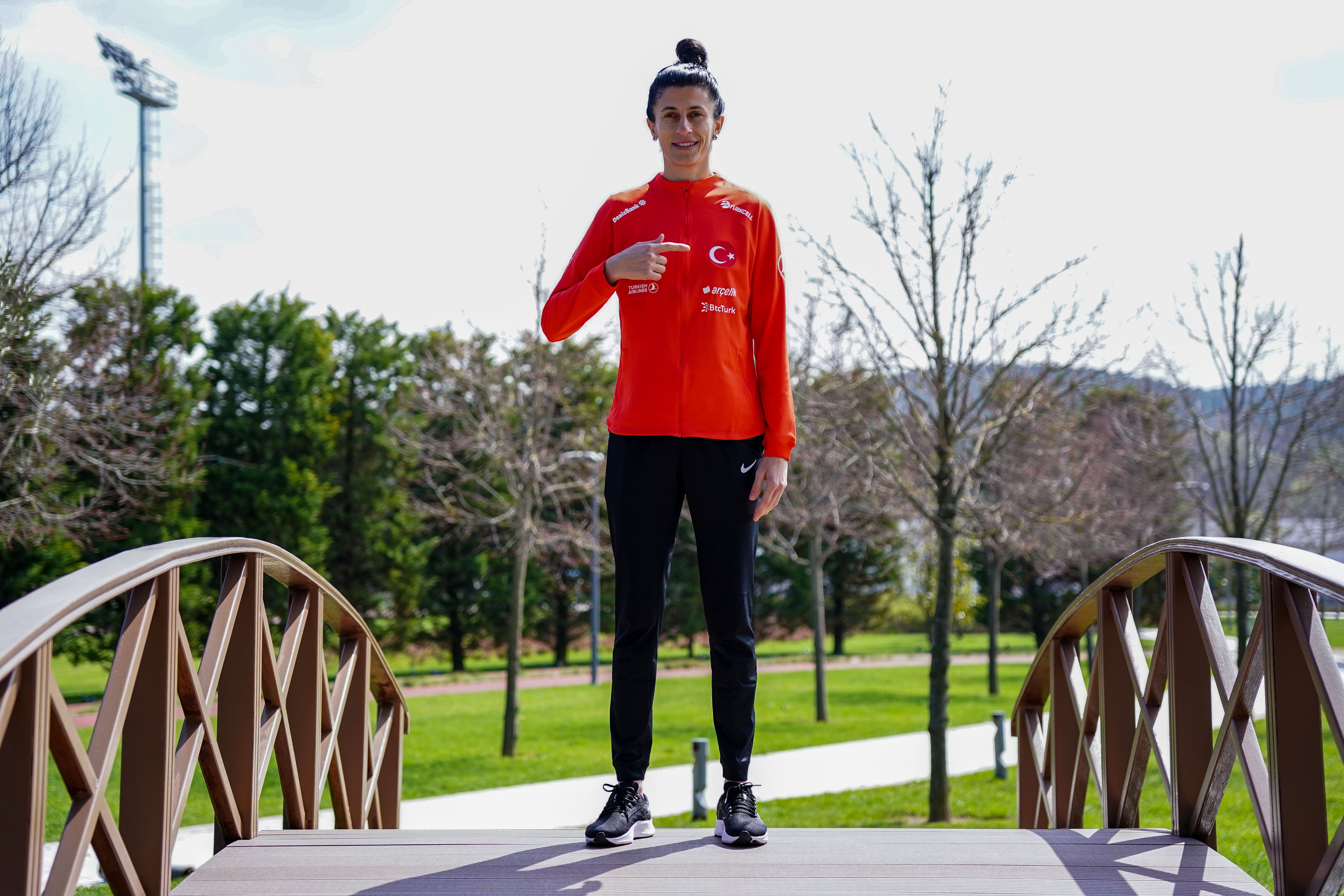 Yağmur Uraz: 'Hem kupayı kazanıp hem de gol kraliçesi olmak istiyorum'