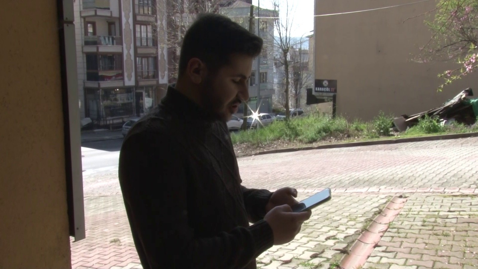 Ümraniye’de ev sahibi ile kiracının fahiş zam kavgası kamerada