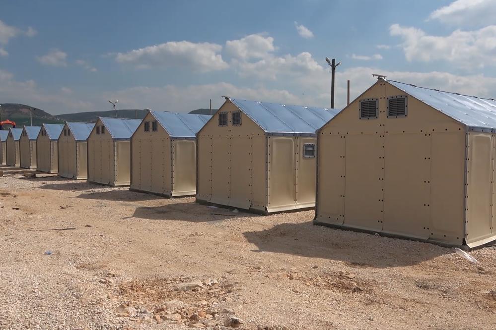 Pazarcık'ta yaşam alanları çoğalıyor: Jandarma ekipleri depremzedeler için çadır kuruyor