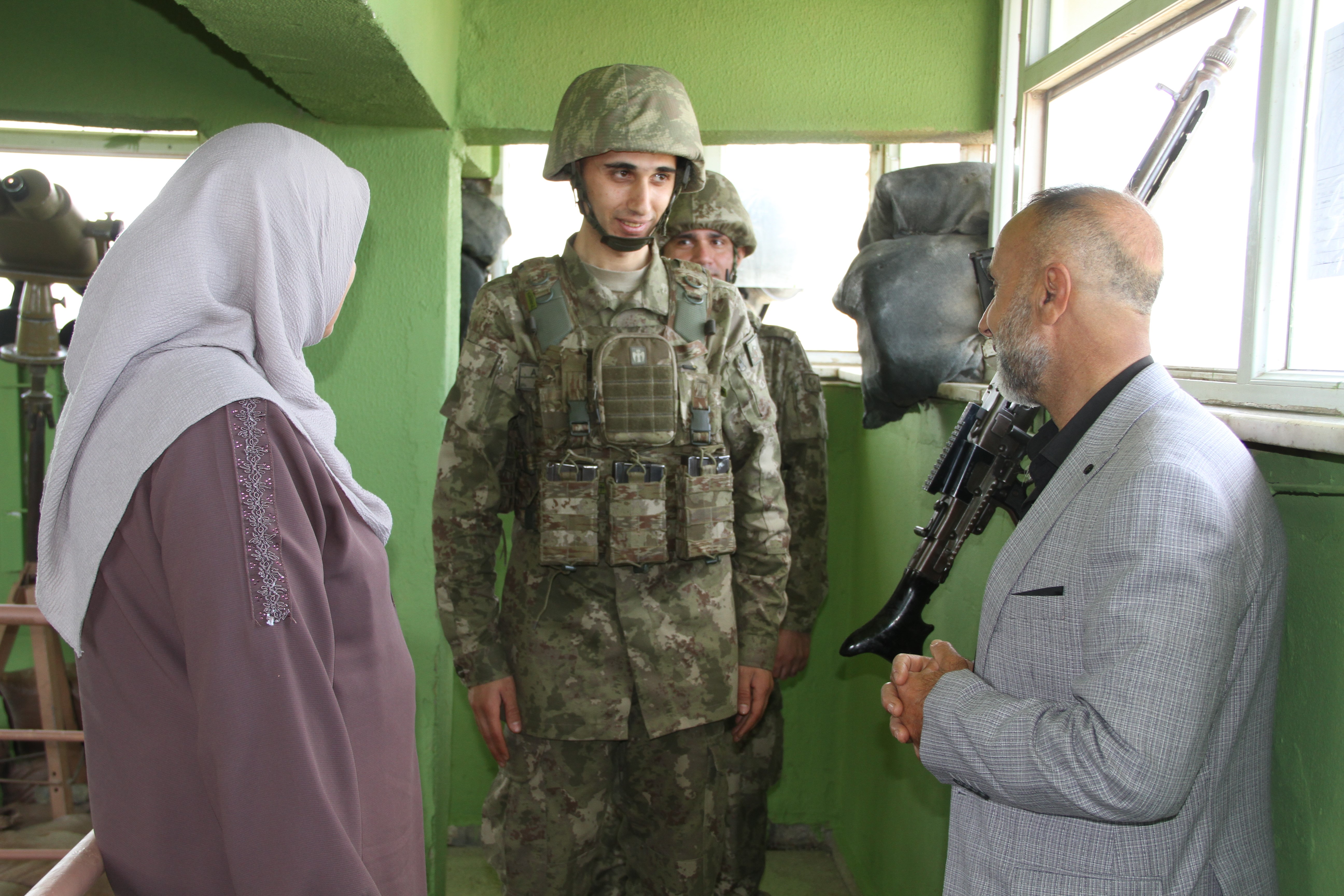 Mehmetçik'in Ramazan Bayramı’nda elleri tetikte, gözleri sınırda