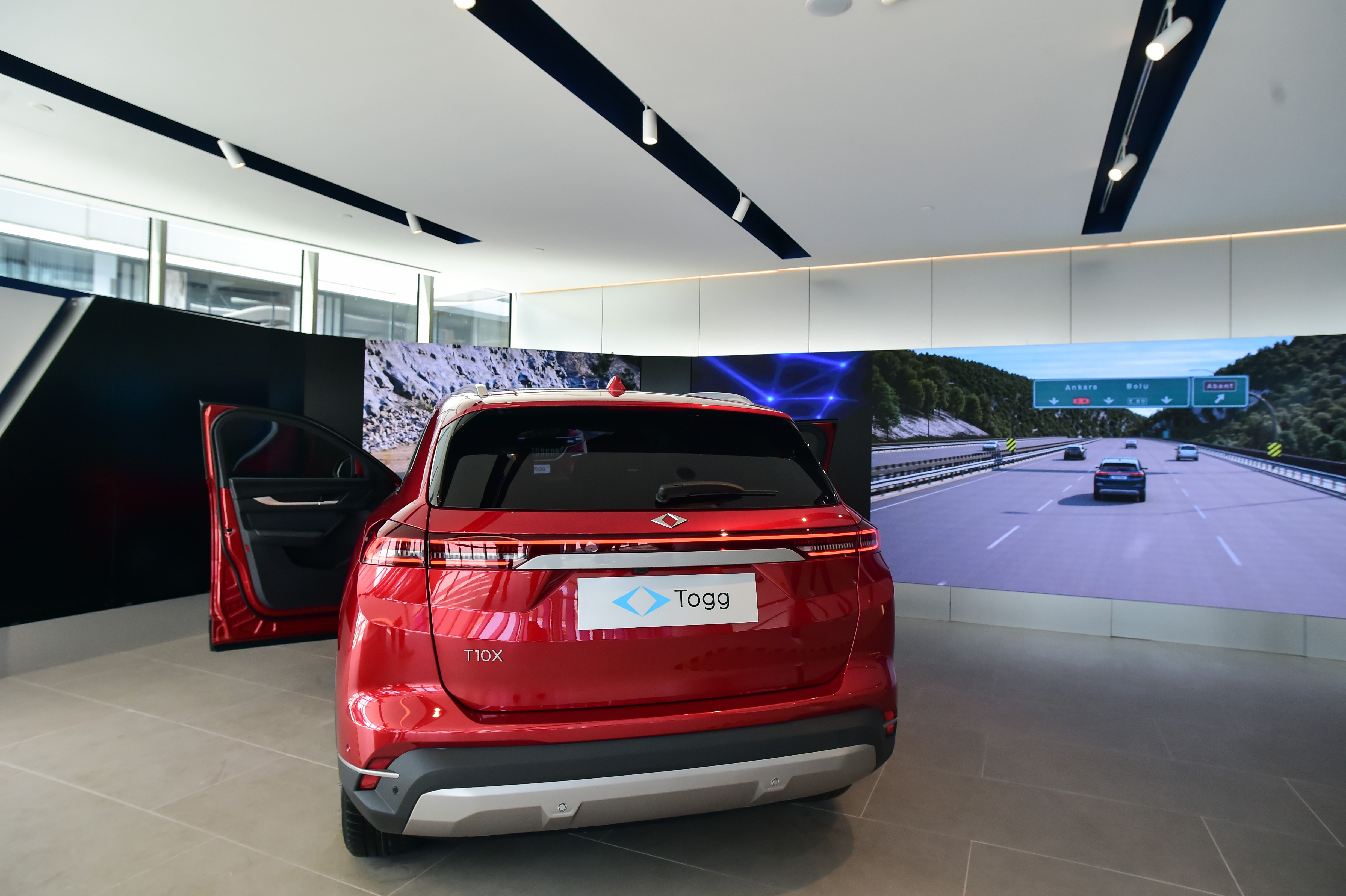 Togg’un ilk mağazası açıldı