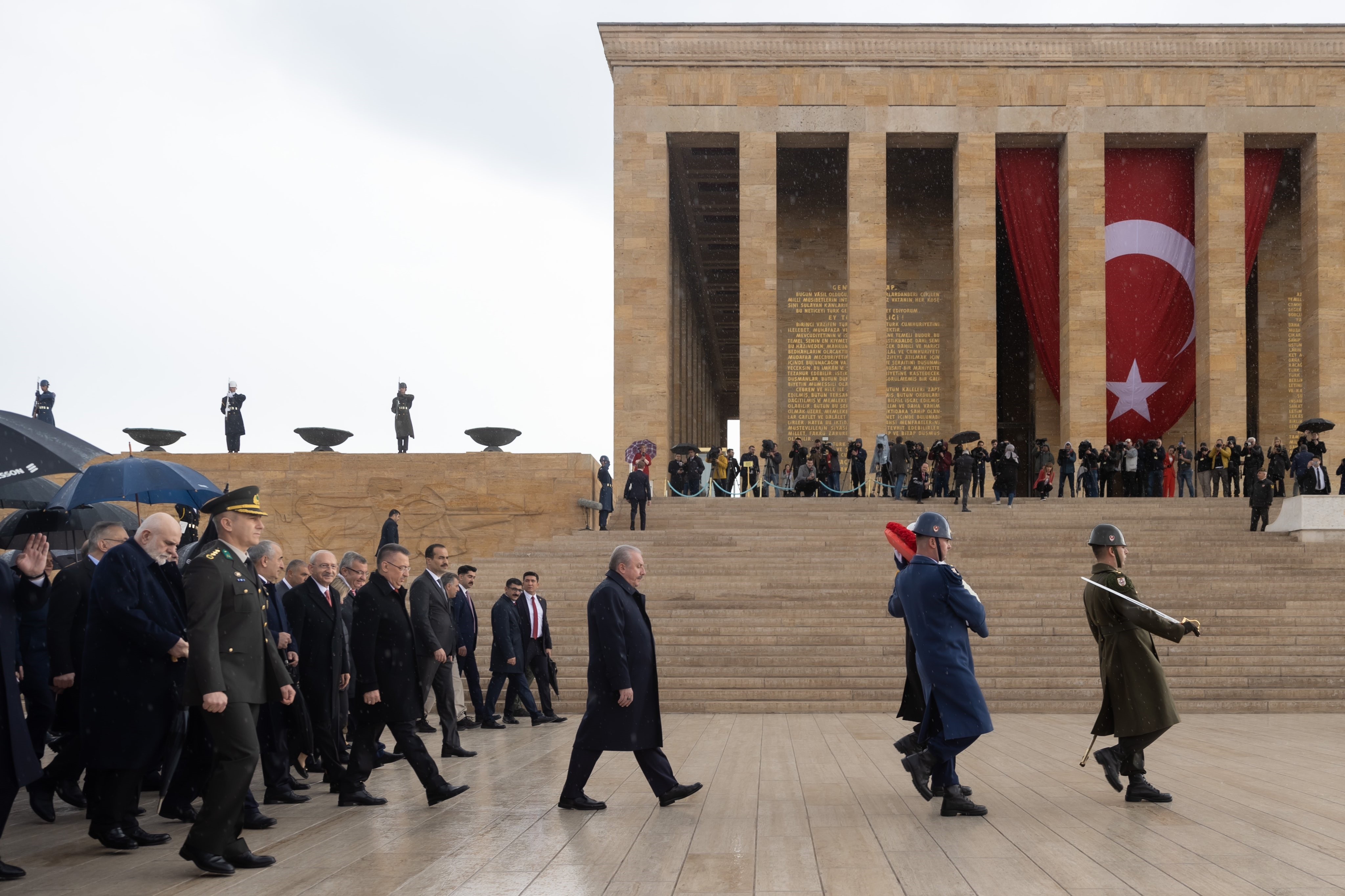 Devlet erkanı Anıtkabir’de