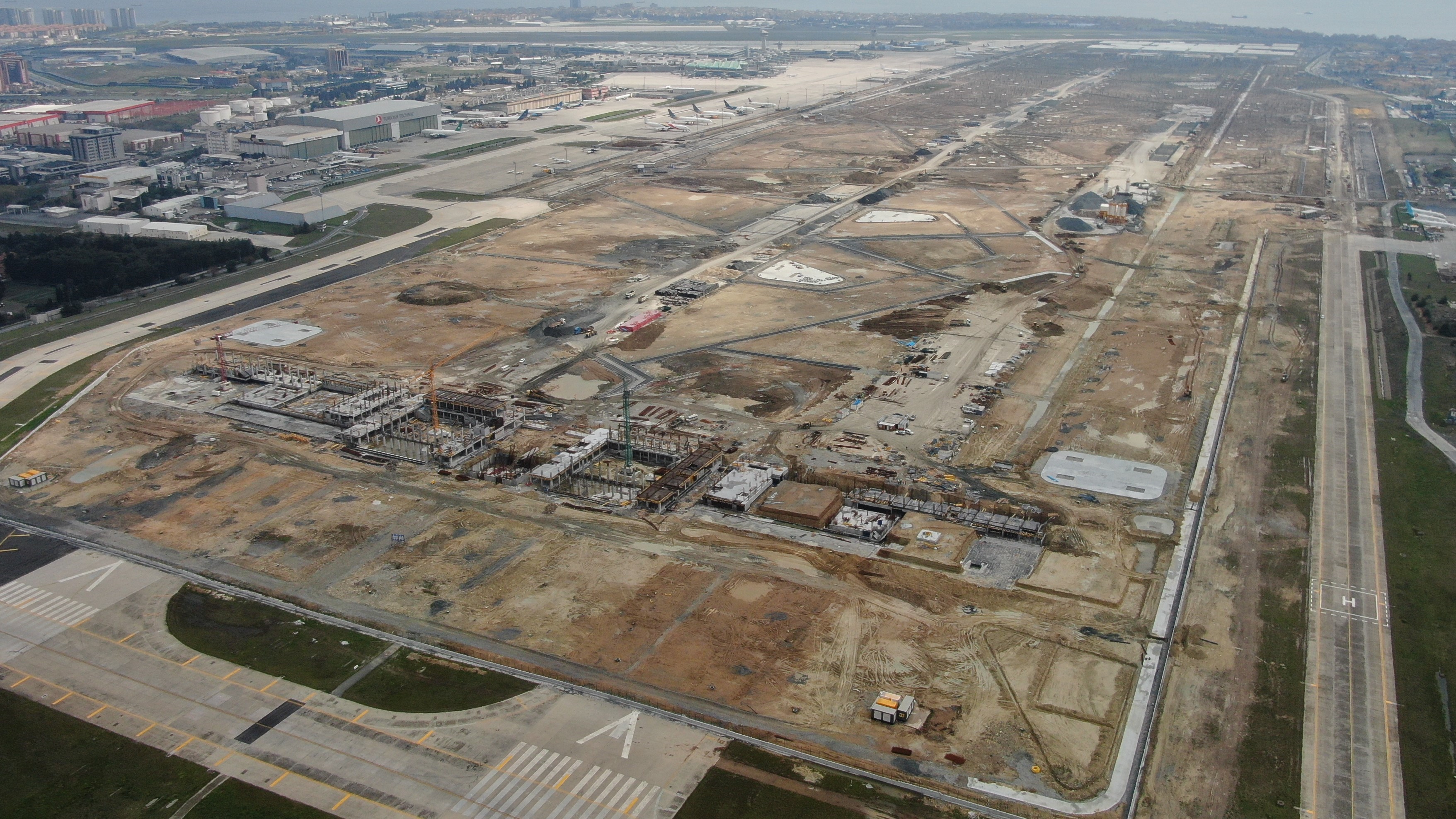 Atatürk Havalimanı Millet Bahçesi'ndeki çalışmalar havadan görüntülendi: Alan binlerce ağaçla kaplandı