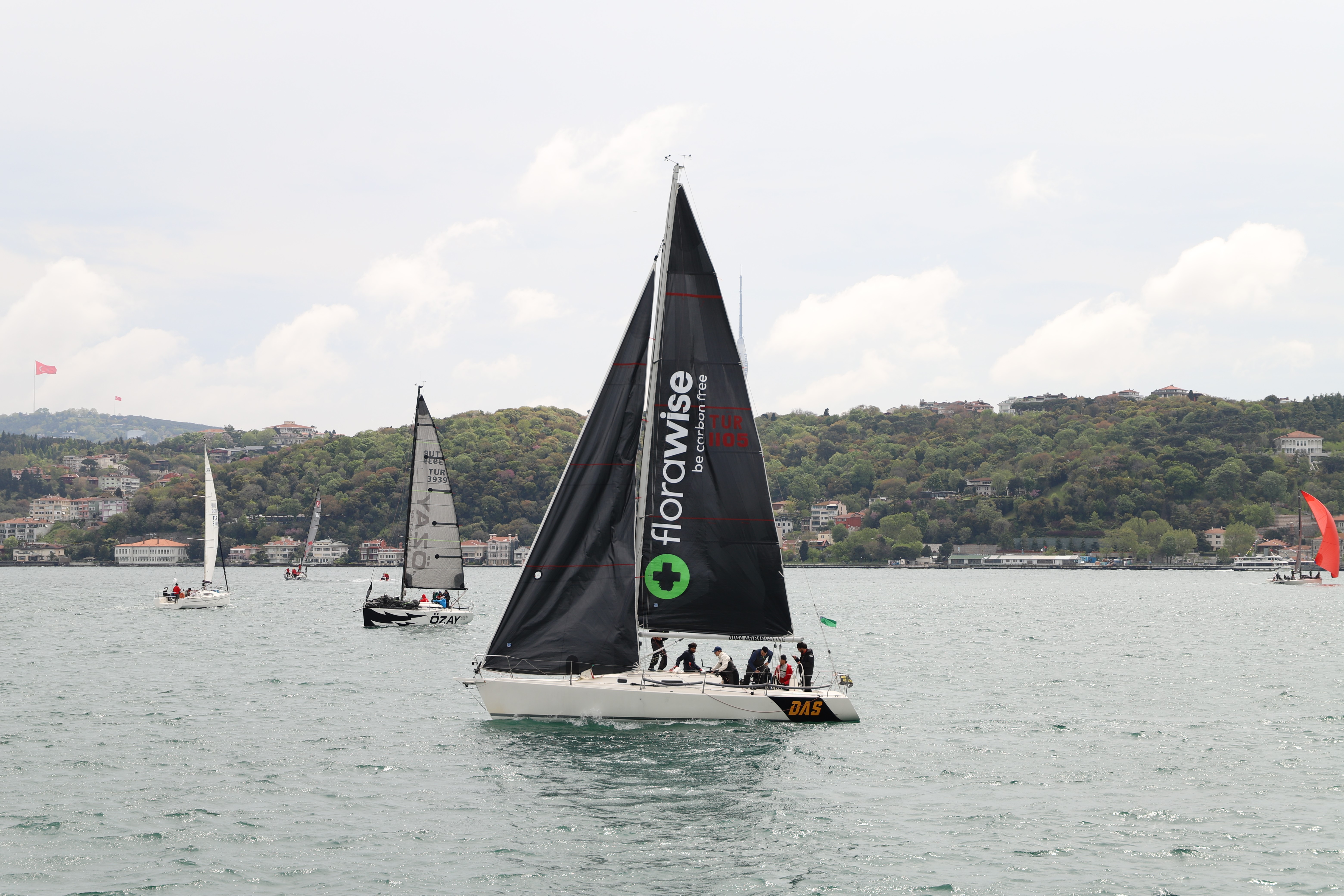 Yılın İlk Boğaz Yarışı’nda yelken rüzgarı esti