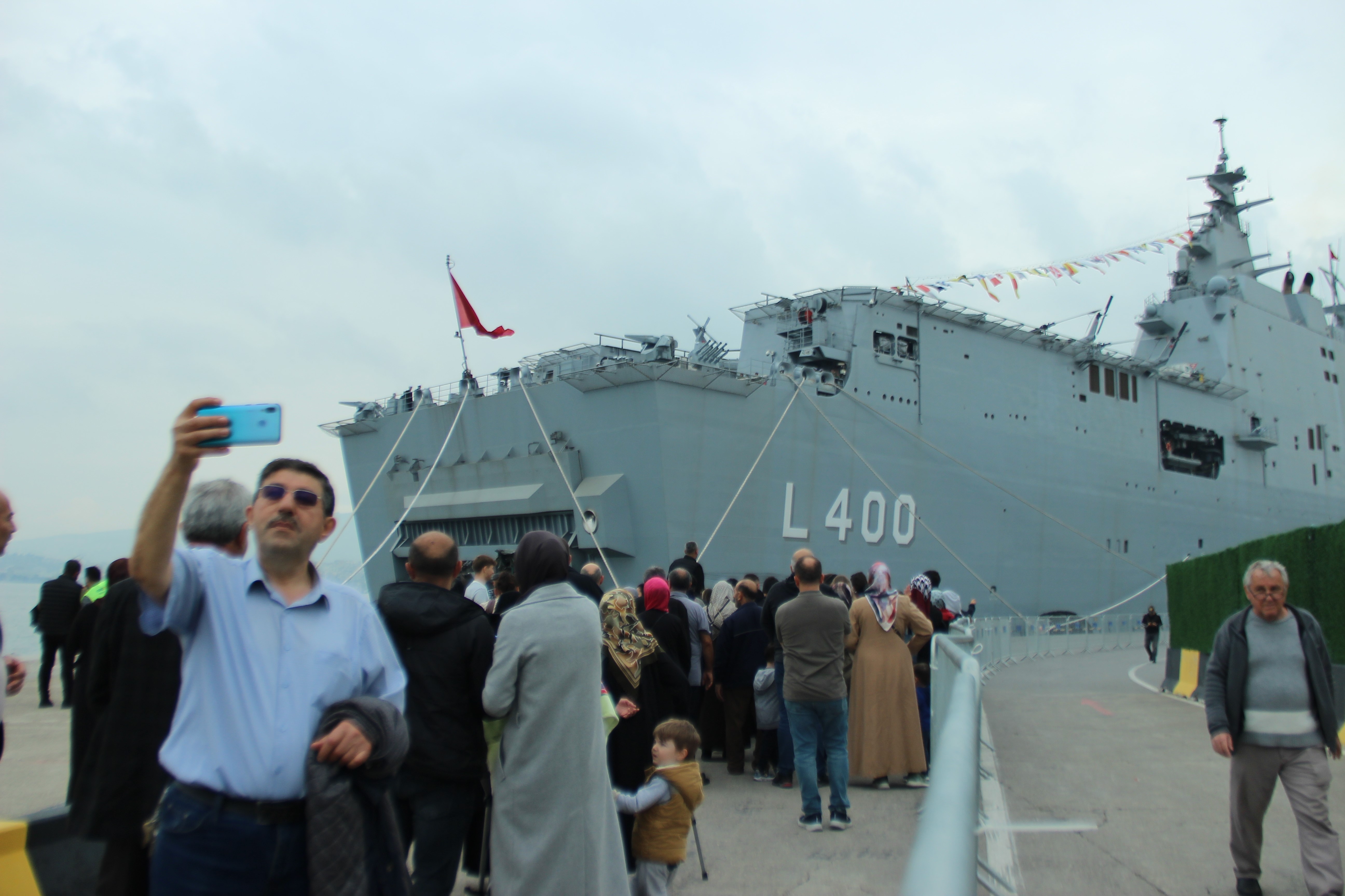 Milli Gurur'a İzmir'de ilk iki günde 20 bini aşkın ziyaretçi