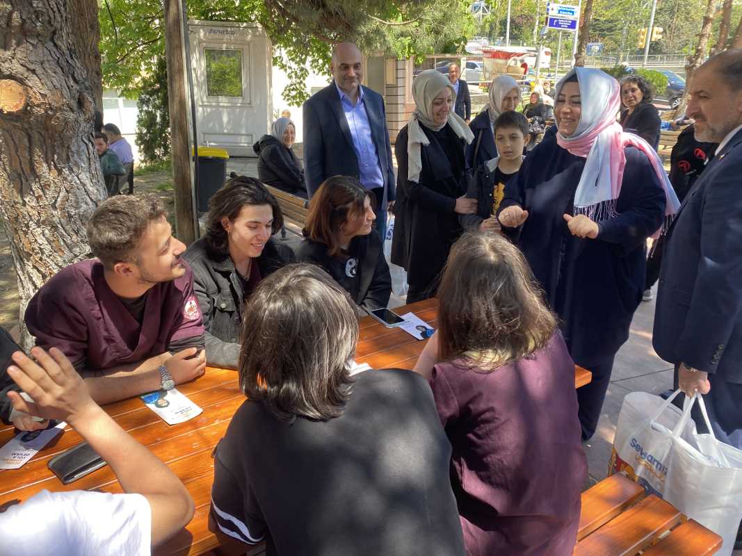 AK Parti İstanbul Milletvekili adayı Sena Nur Çelik: '20 senedir verdiği sözü tutan partiyiz'