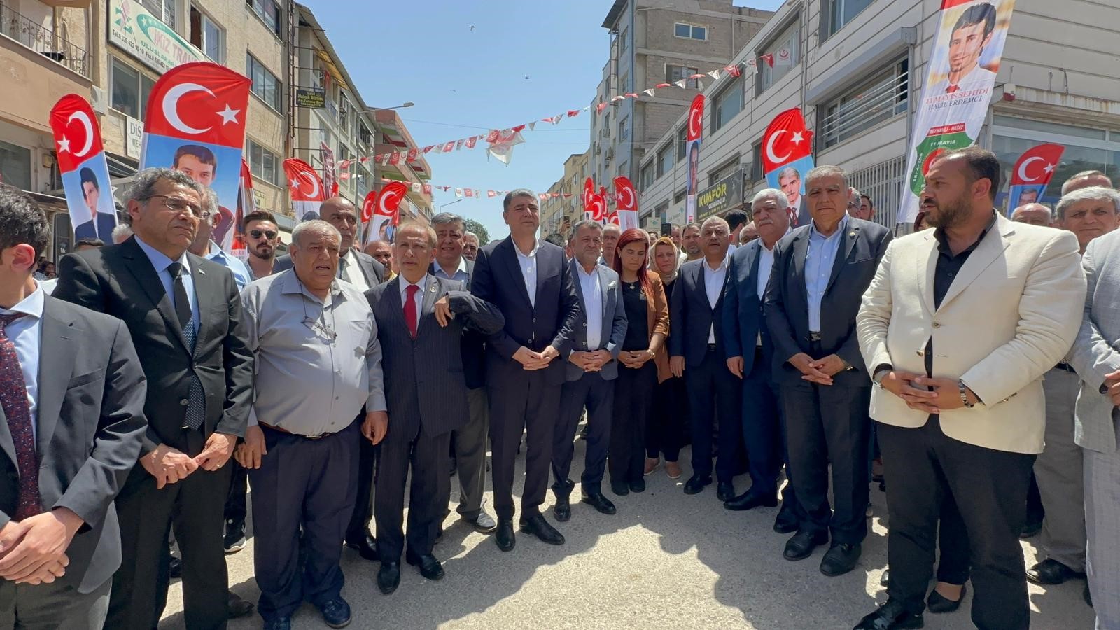 Reyhanlı saldırısında hayatını kaybedenlerin yakınları, sivil şehitlik istedi