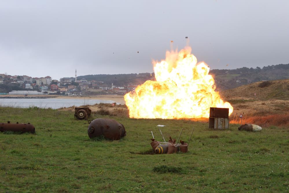 SAS Komandolarının nefes kesen el yapımı patlayıcı eğitimi