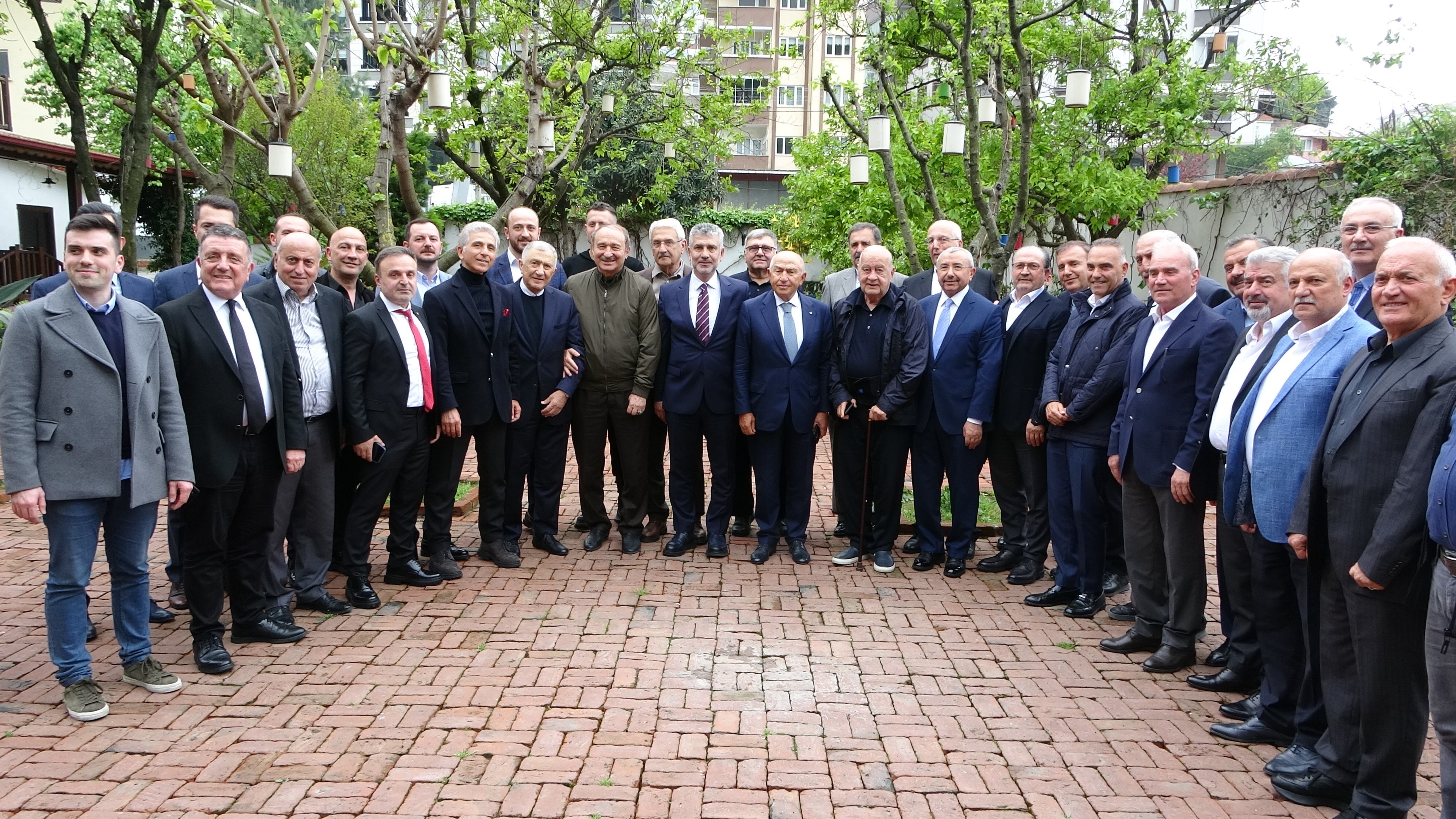 Nihat Özdemir: 'Trabzonspor alnının akıyla şampiyonluğu kazandı'