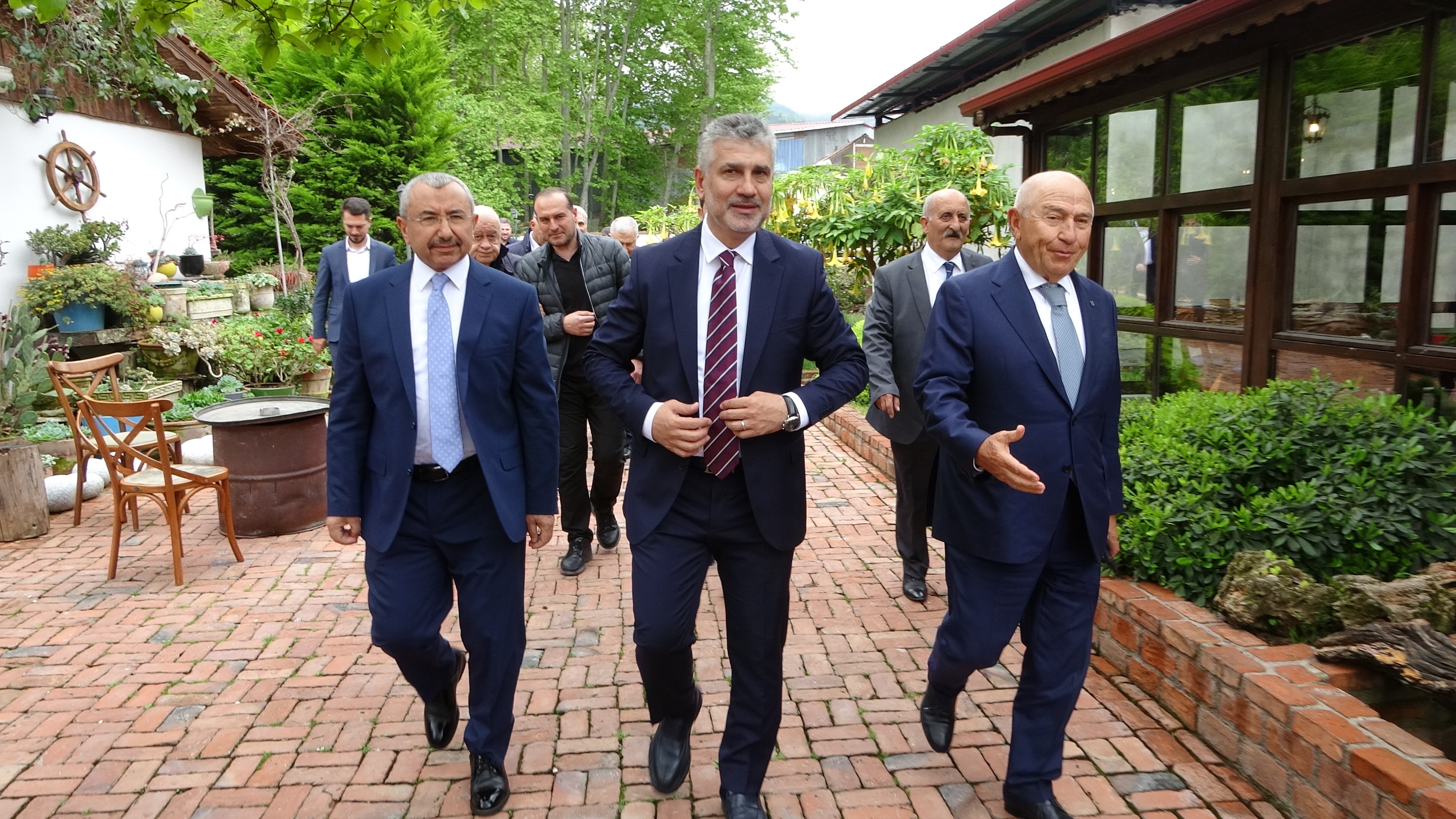 Nihat Özdemir: 'Trabzonspor alnının akıyla şampiyonluğu kazandı'