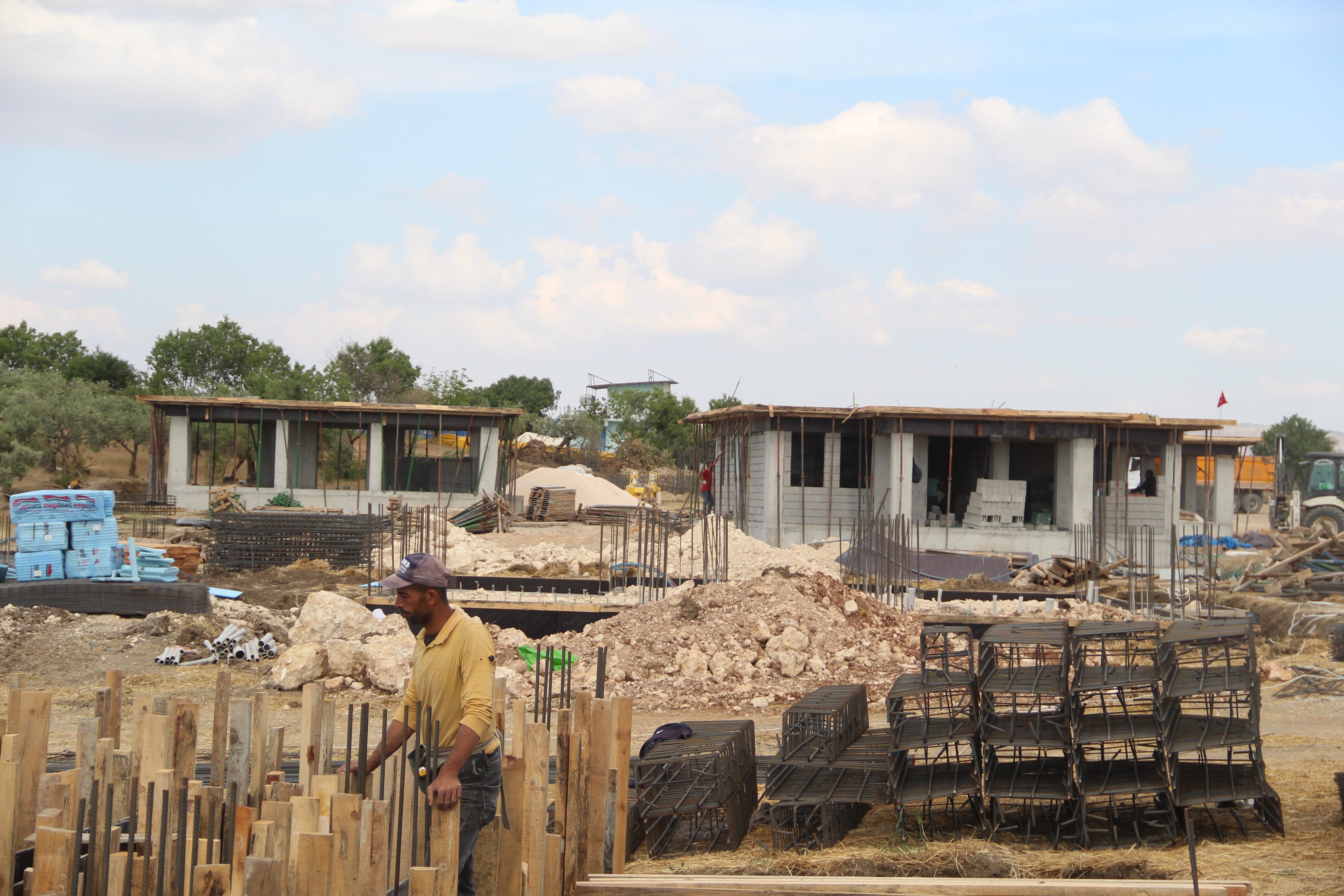 Depremin en büyük yıkımı yaptığı Hatay’da, köy evleri de yükseliyor