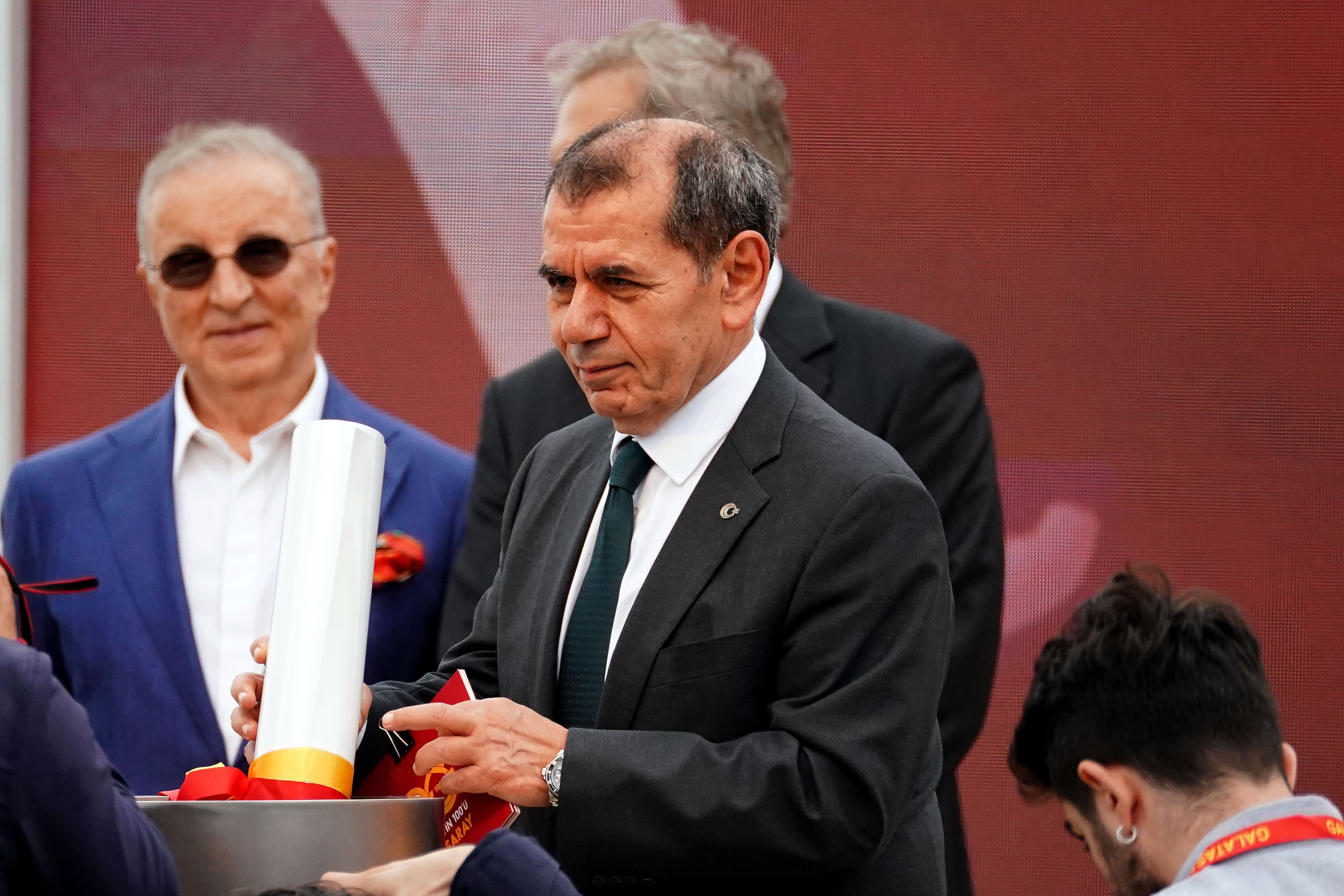 Galatasaray’ın yeni evi Kemerburgaz Metin Oktay Tesisleri’nin temel atma töreni yapıldı