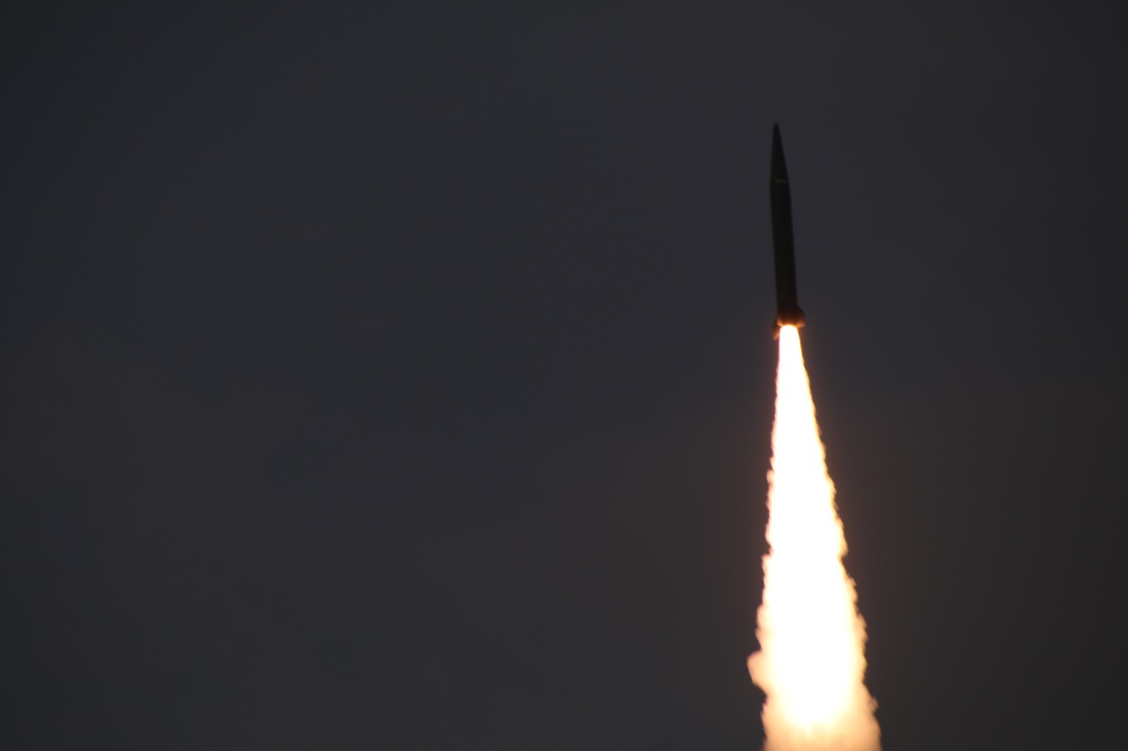 Türkiye’nin yerli balistik füzesi Tayfun’un Rize-Artvin Havalimanı'ndan 2. kez test atışı gerçekleştirildi