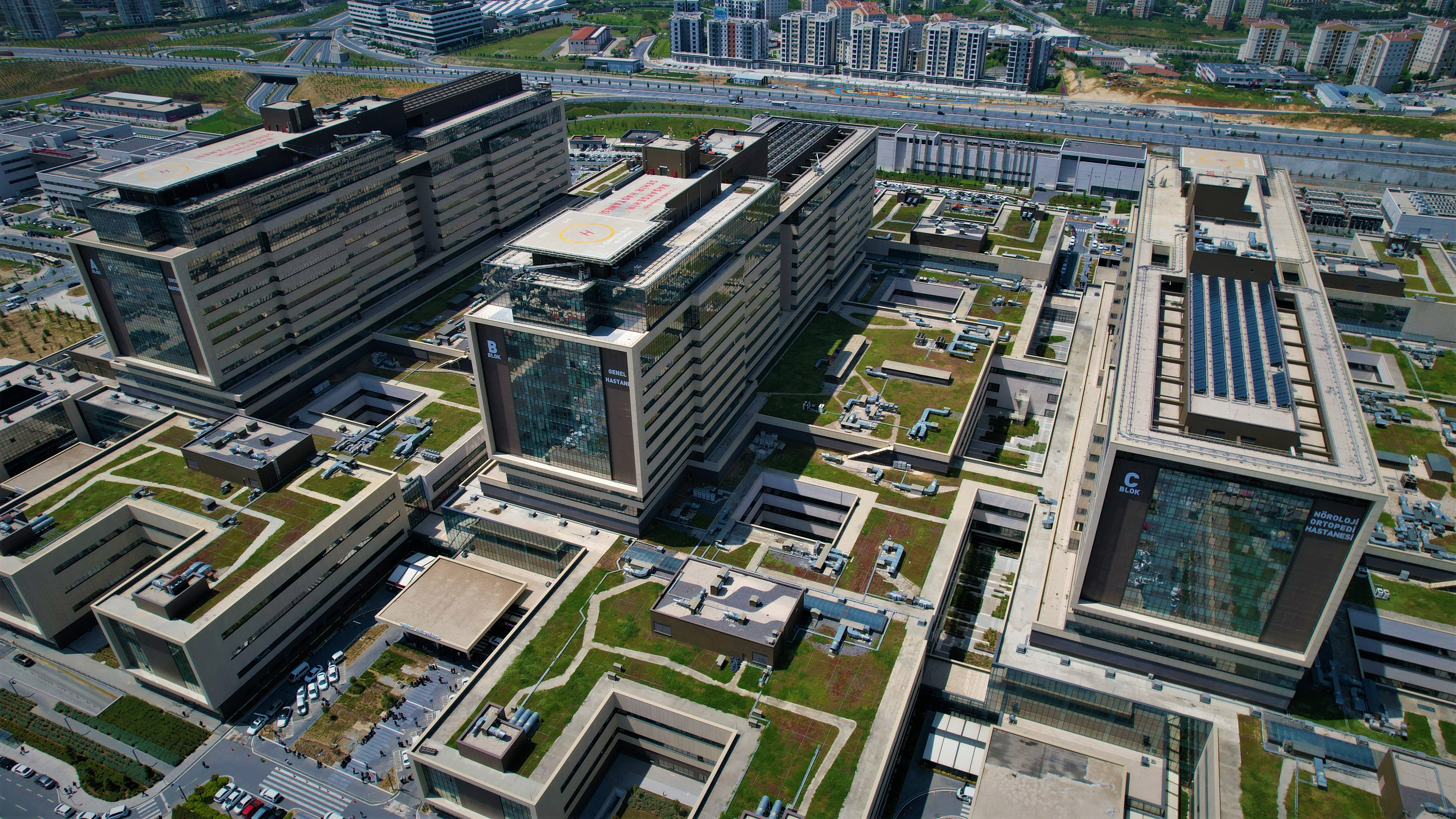 Başakşehir Çam ve Sakura Şehir Hastanesi 3 yılda 10 milyon kişiye hizmet verdi