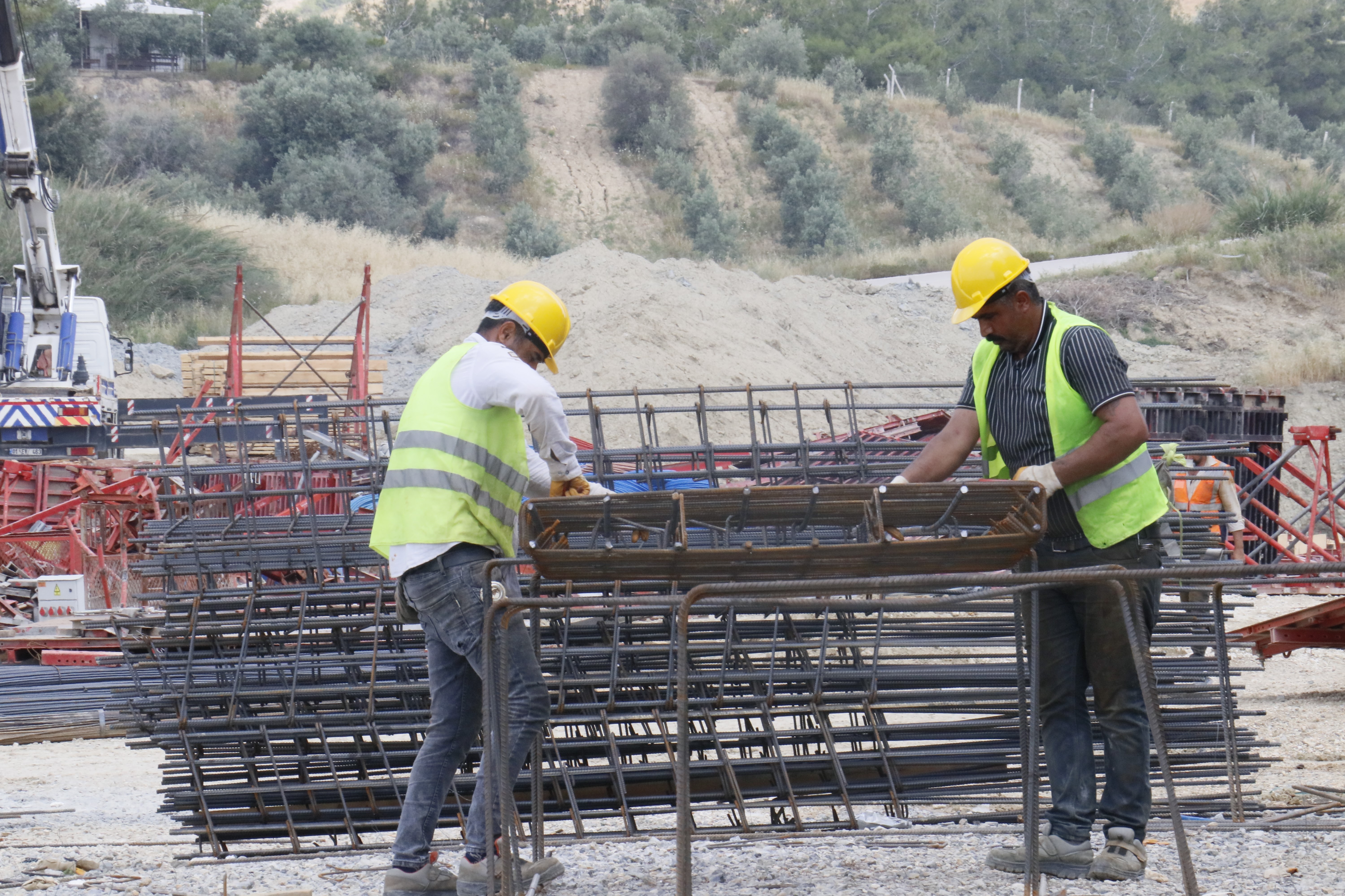 Adana’da kalıcı TOKİ konutları yükselmeye başladı