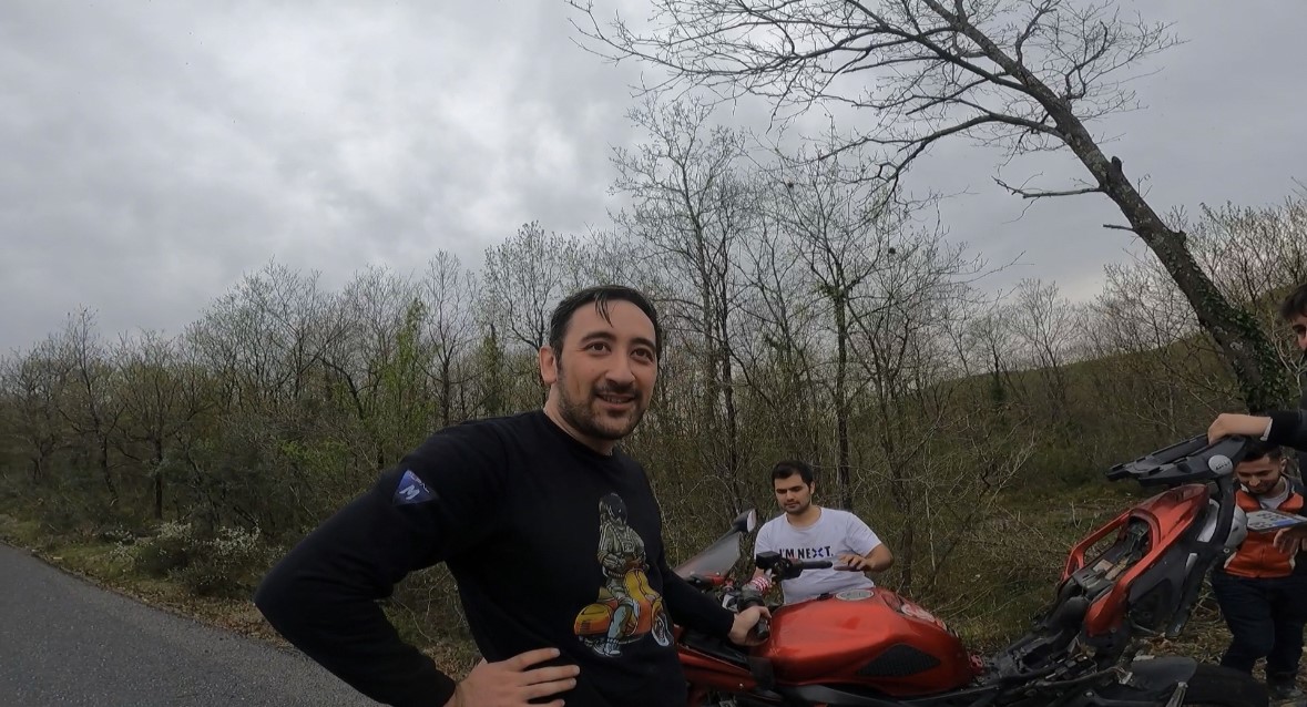 İstanbul’da motosikletlinin ölümden döndüğü kaza kamerada