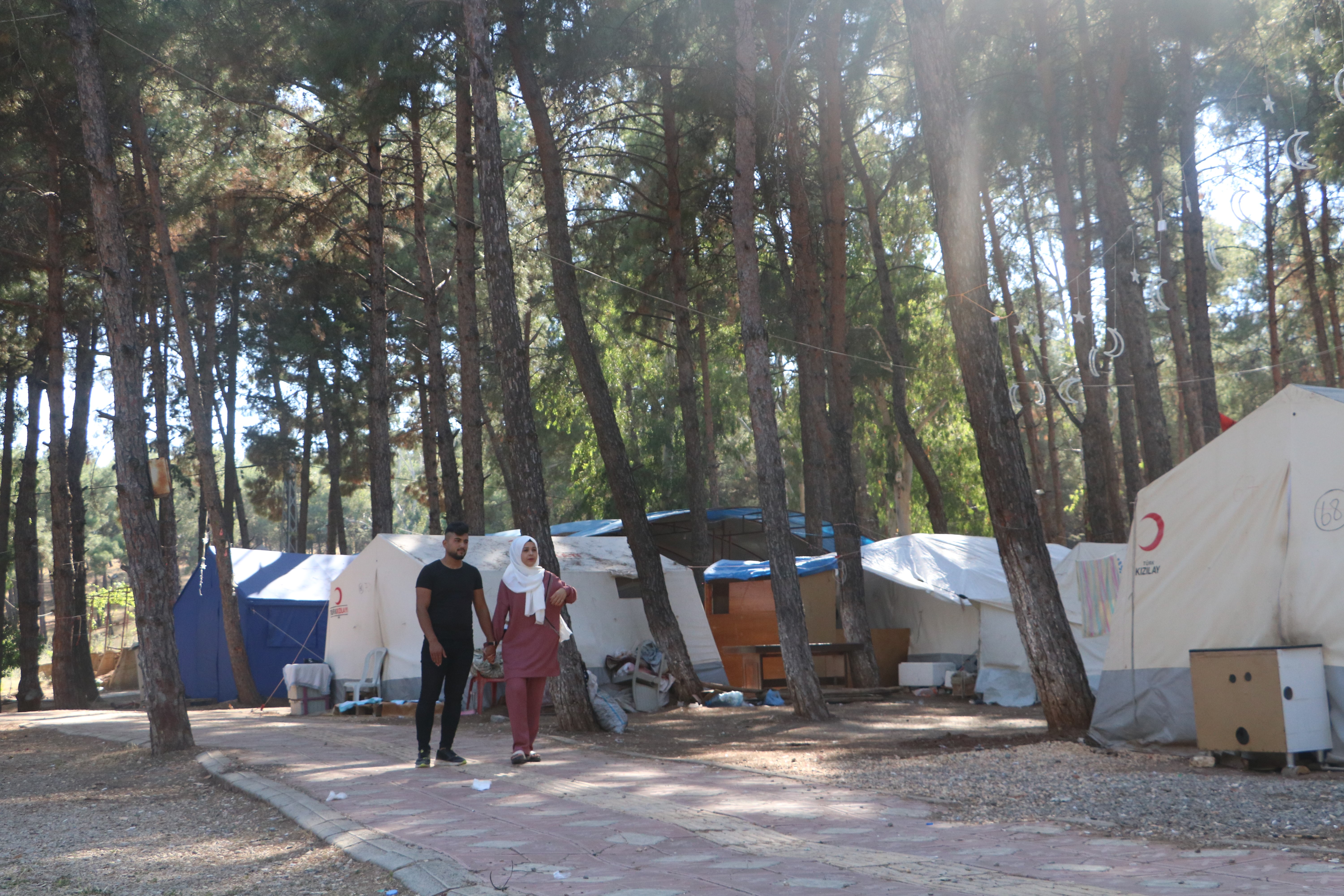Depremzede çift, aşklarının başladığı çadır kentte evlendi