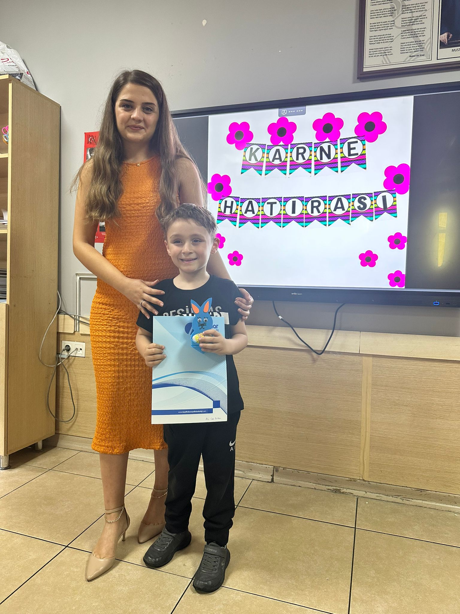 Öğrencilerin karne heyecanı