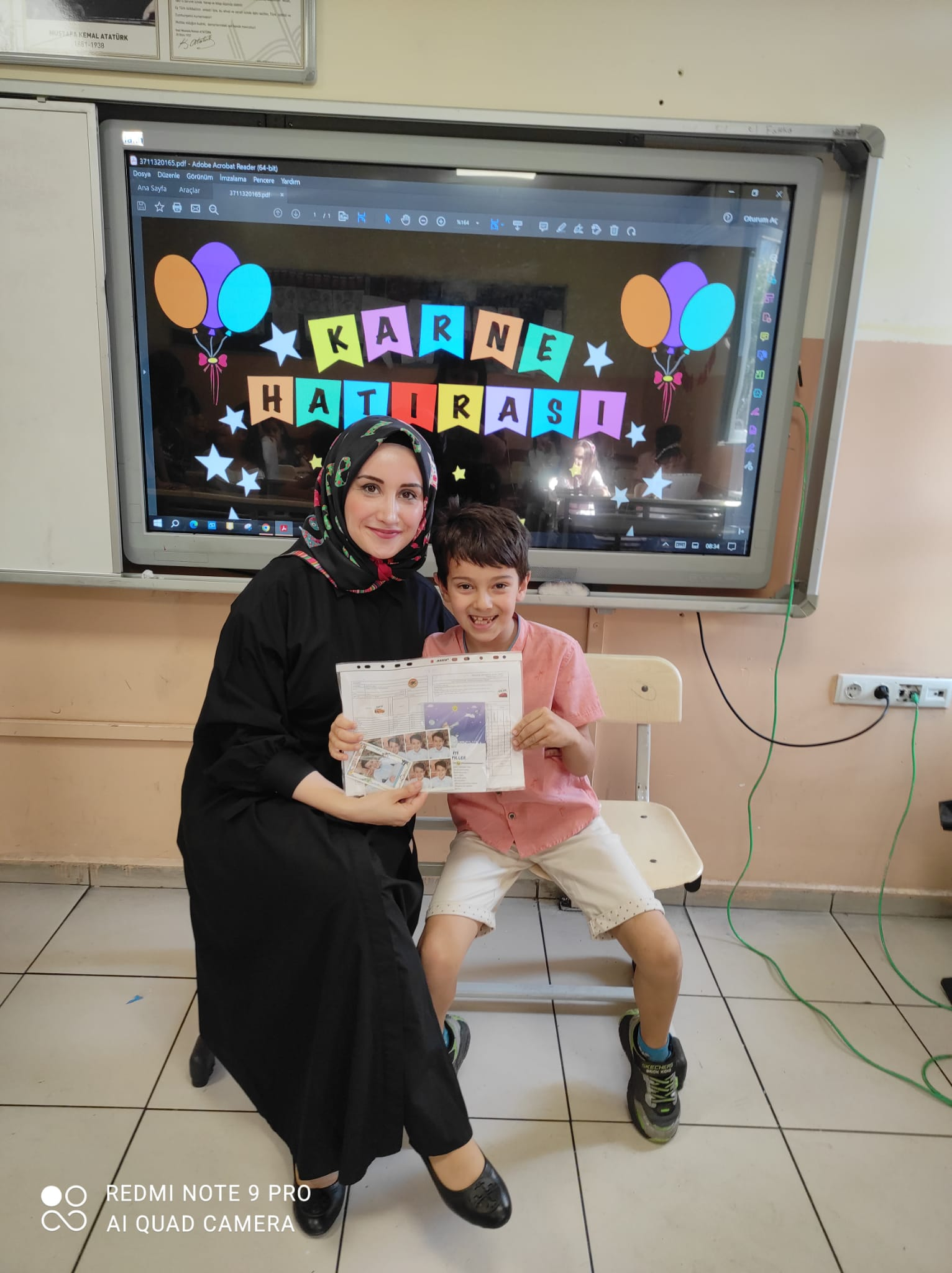 Öğrencilerin karne heyecanı