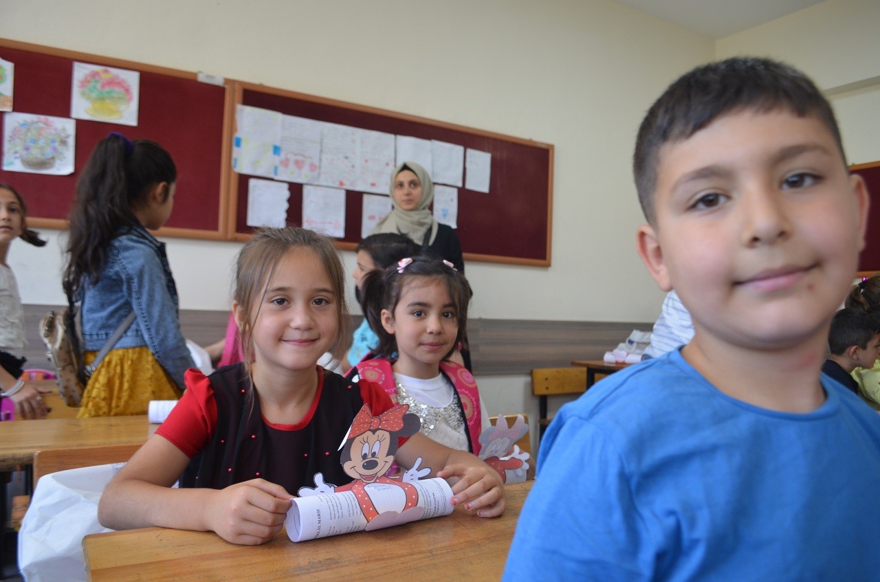 Depremde bin 962 öğrencisini kaybeden Kahramanmaraş’ta buruk karne heyecanı