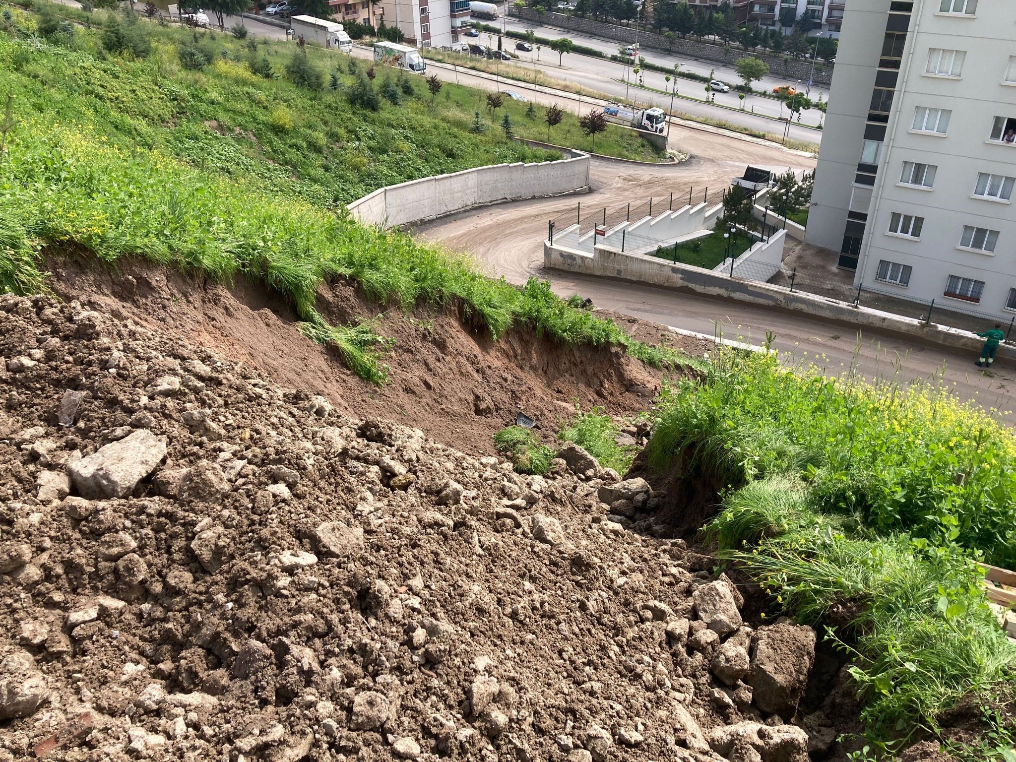 Ankara’da sel hayatı durma noktasına getirdi