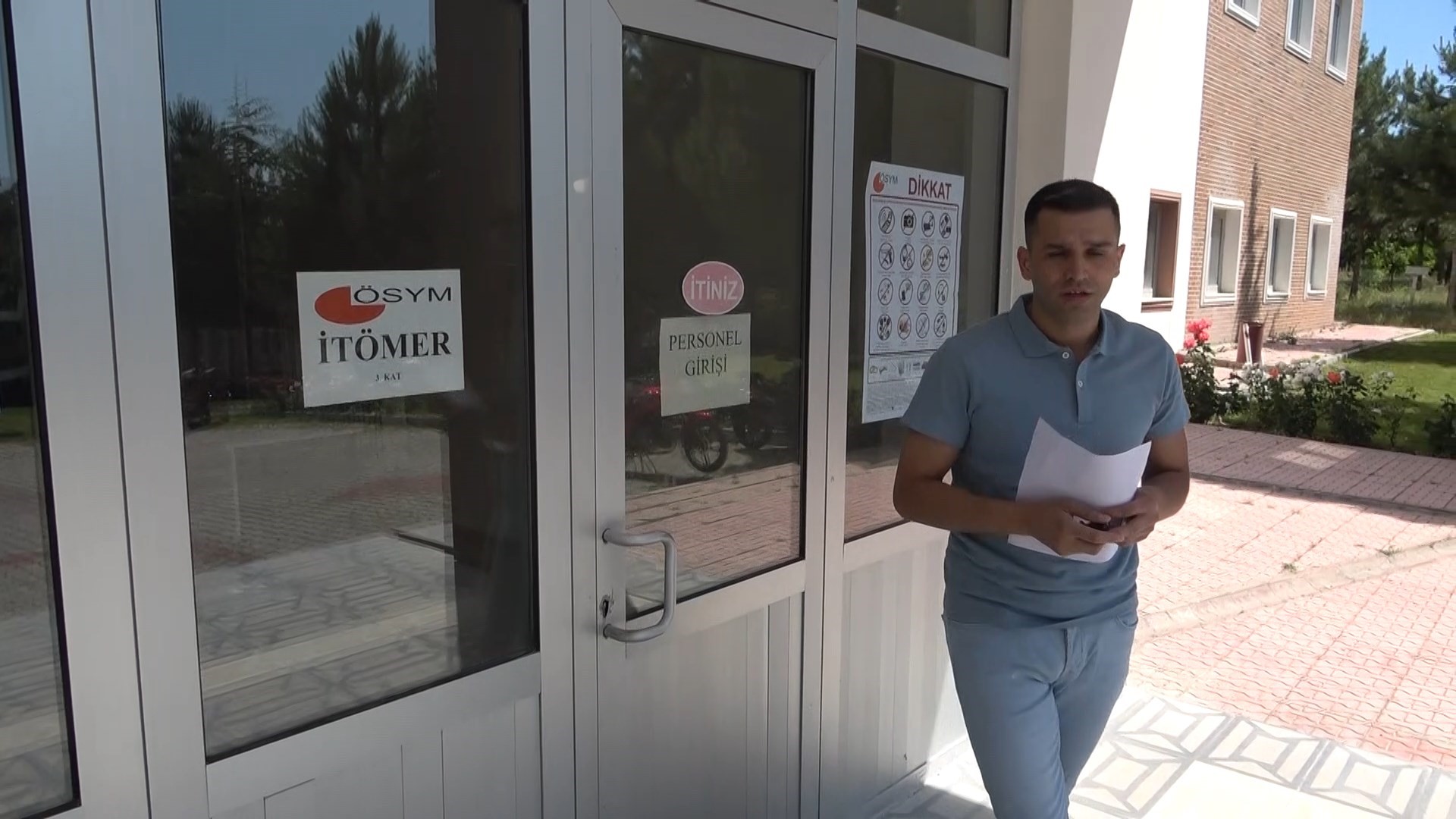 YKS'ye geç kalanlar kapıdan döndü